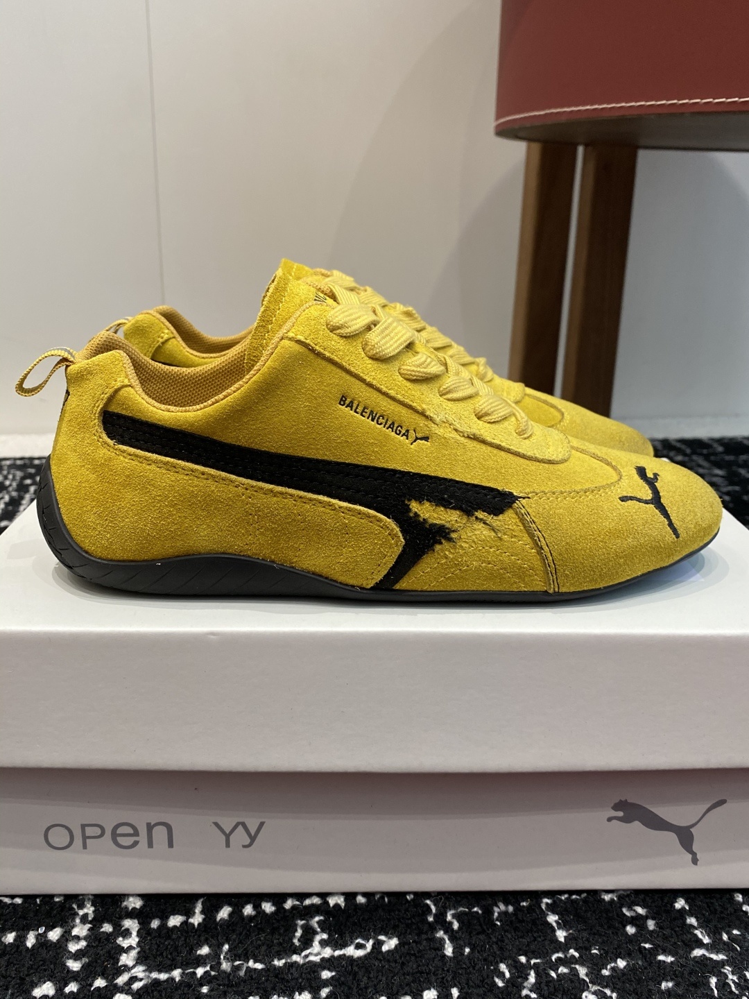 代购级
彪马(Puma)Ultrasoft Speedcats 情侣款运动鞋采用柔软且无固定结构的鞋面,