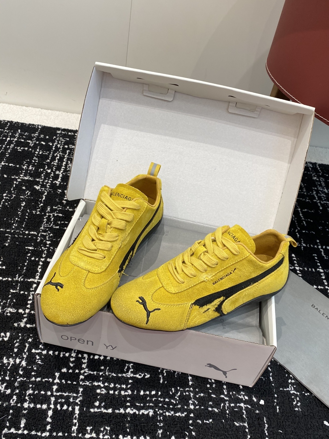 代购级
彪马(Puma)Ultrasoft Speedcats 情侣款运动鞋采用柔软且无固定结构的鞋面,