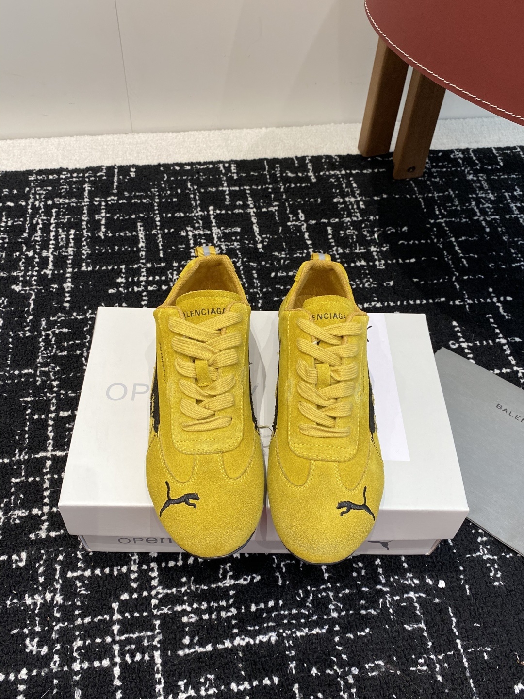 代购级
彪马(Puma)Ultrasoft Speedcats 情侣款运动鞋采用柔软且无固定结构的鞋面,