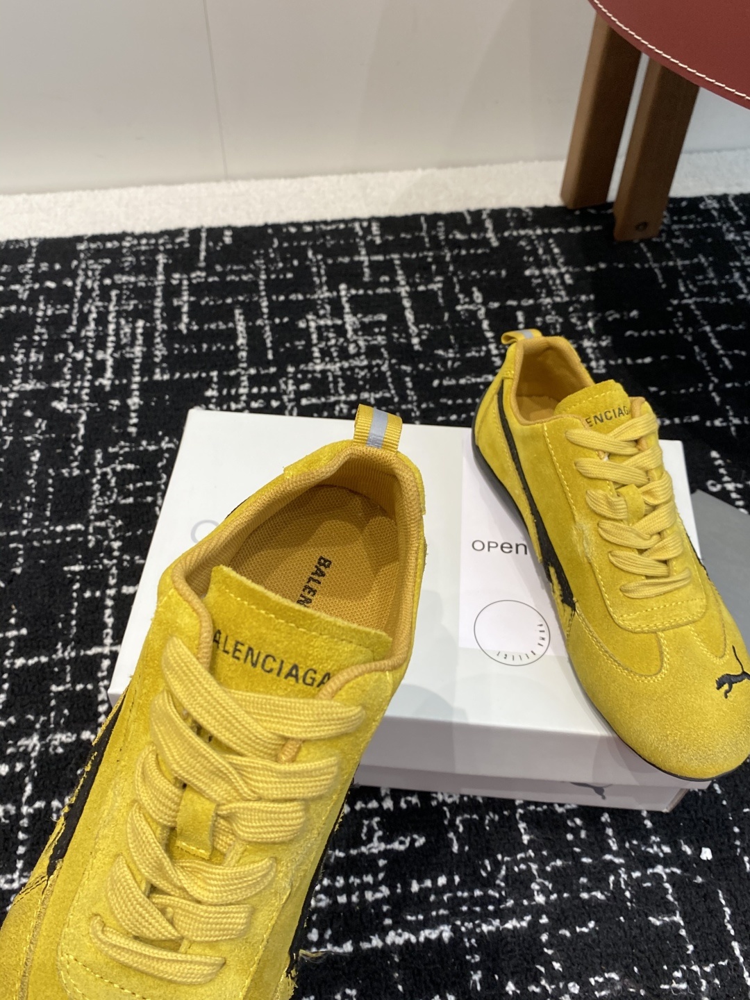 代购级
彪马(Puma)Ultrasoft Speedcats 情侣款运动鞋采用柔软且无固定结构的鞋面,