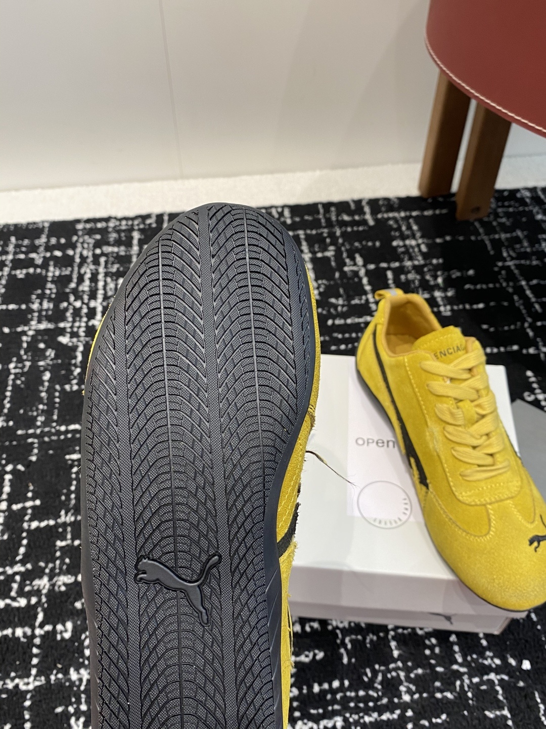 代购级
彪马(Puma)Ultrasoft Speedcats 情侣款运动鞋采用柔软且无固定结构的鞋面,