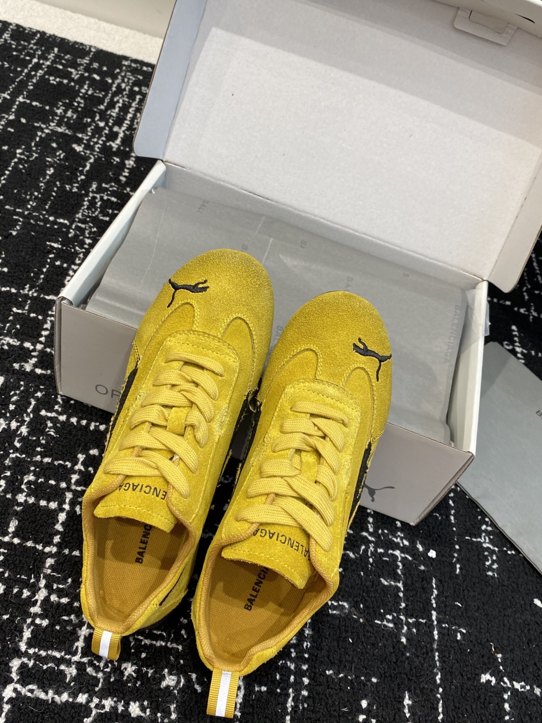 代购级
彪马(Puma)Ultrasoft Speedcats 情侣款运动鞋采用柔软且无固定结构的鞋面,