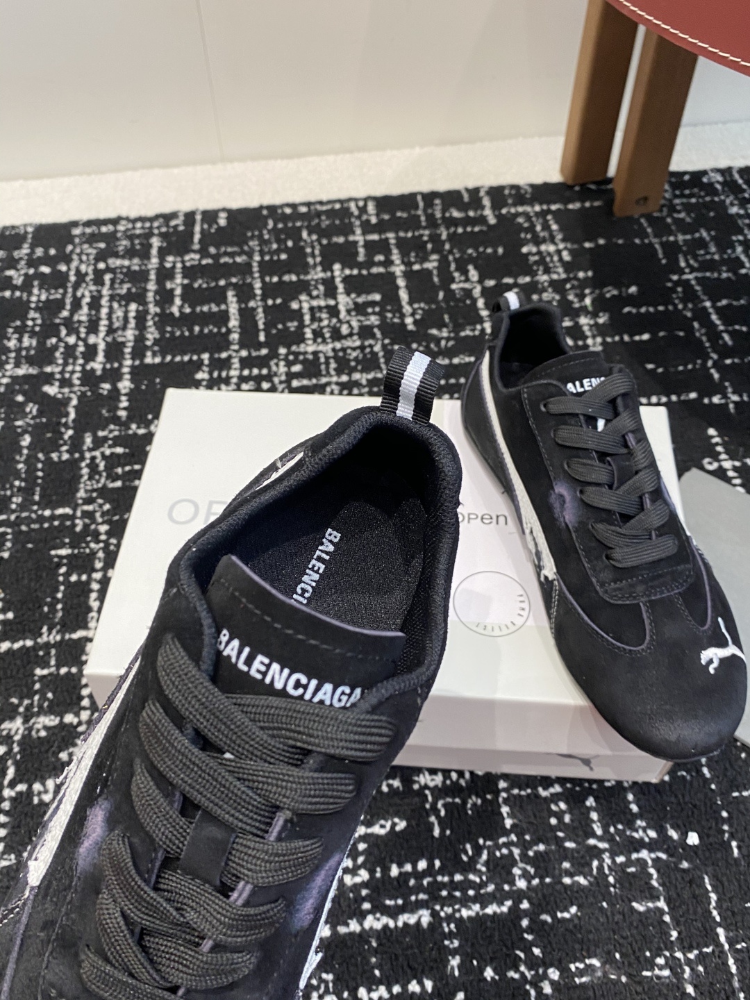 代购级
彪马(Puma)Ultrasoft Speedcats 情侣款运动鞋采用柔软且无固定结构的鞋面,