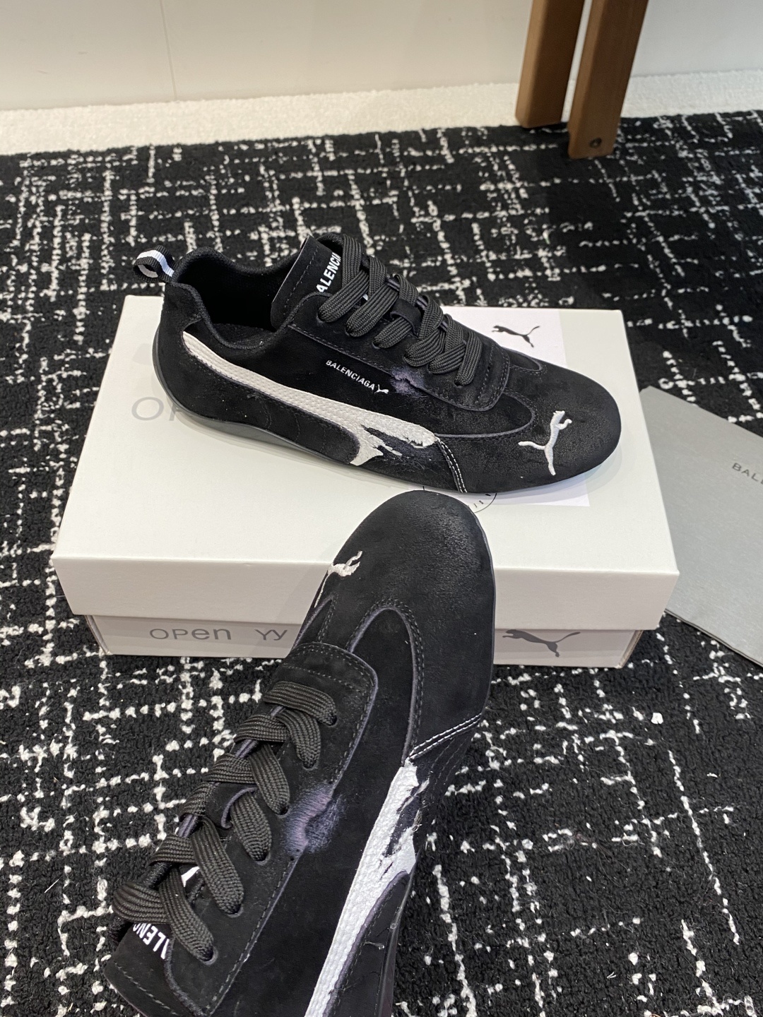 代购级
彪马(Puma)Ultrasoft Speedcats 情侣款运动鞋采用柔软且无固定结构的鞋面,