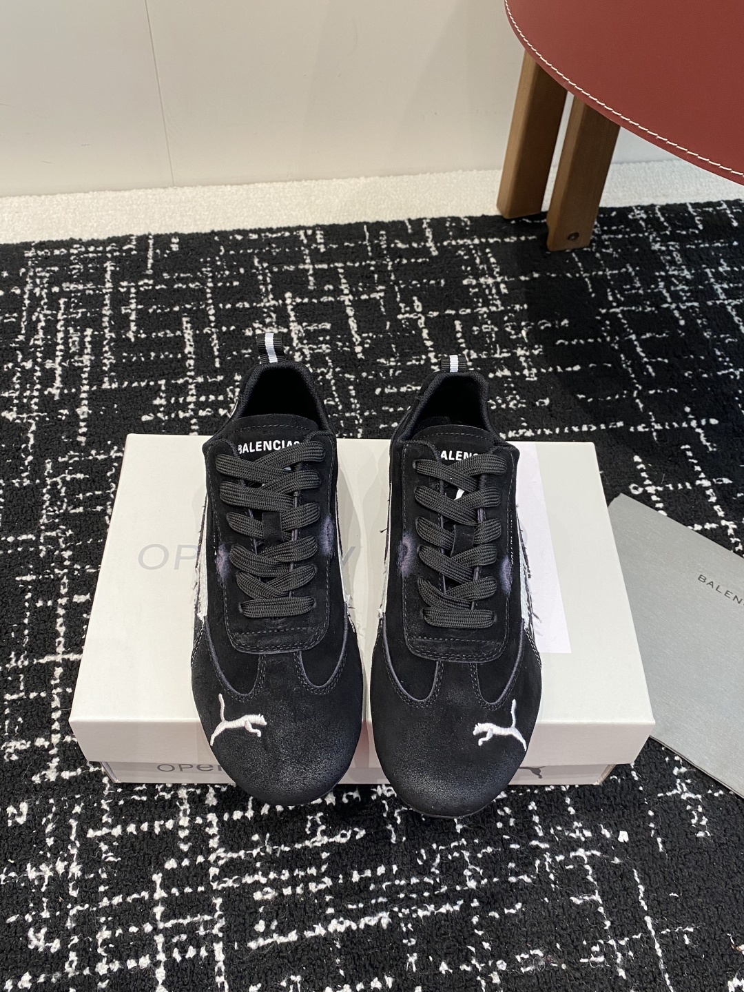 代购级
彪马(Puma)Ultrasoft Speedcats 情侣款运动鞋采用柔软且无固定结构的鞋面,