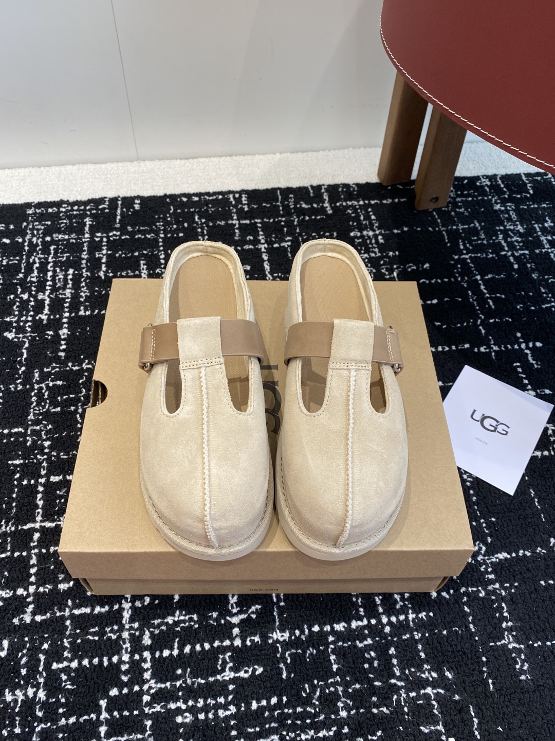 东莞代购级
UGG春款新款，金星克罗格鞋(厚底款)NEW 巨舒服巨好看

鞋底7厘米厚度增高，小个子女生
