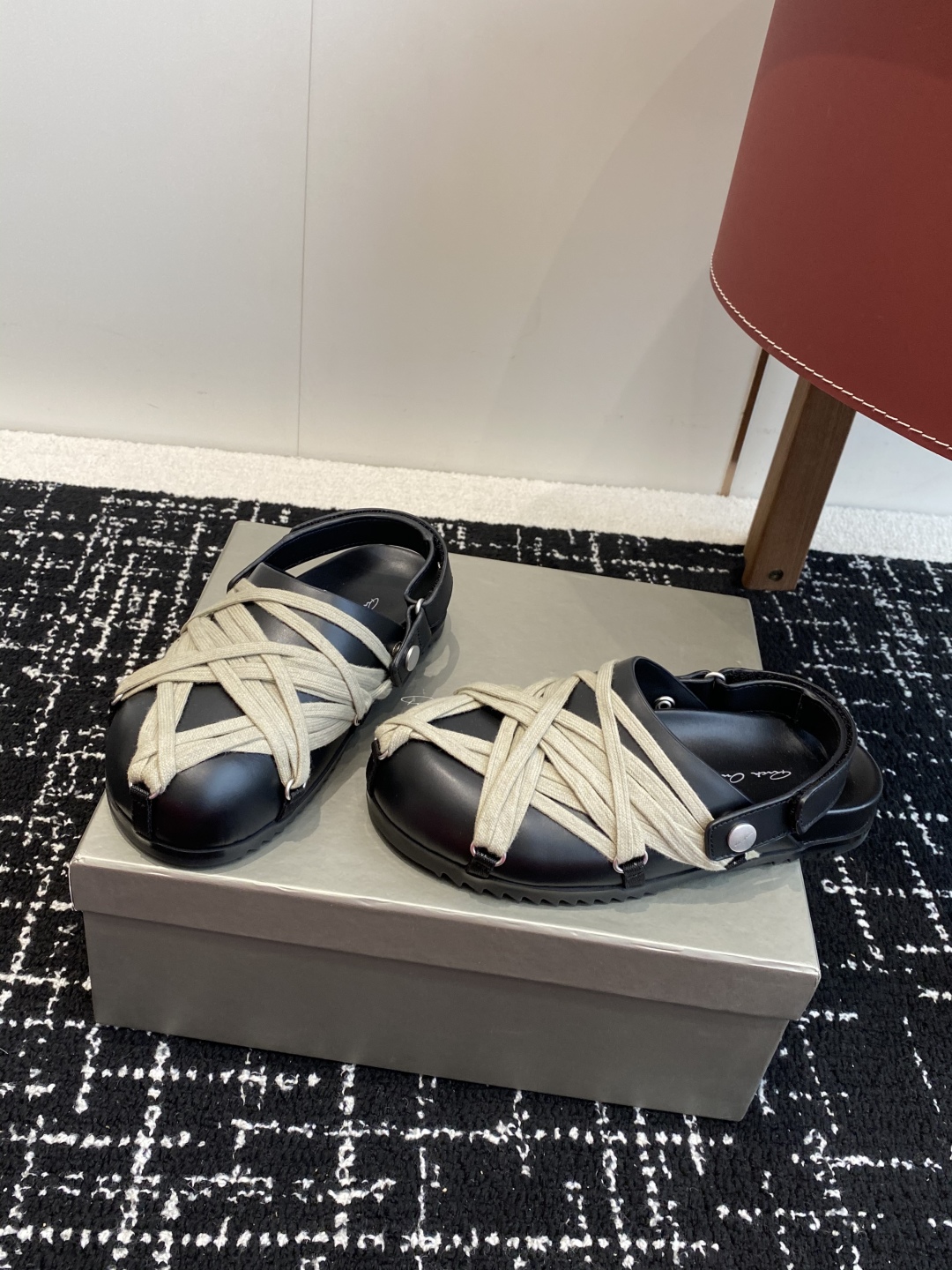 代购级
Rick Owens新款，弧形勃肯半拖 情侣款 系列Megalce mule granola

