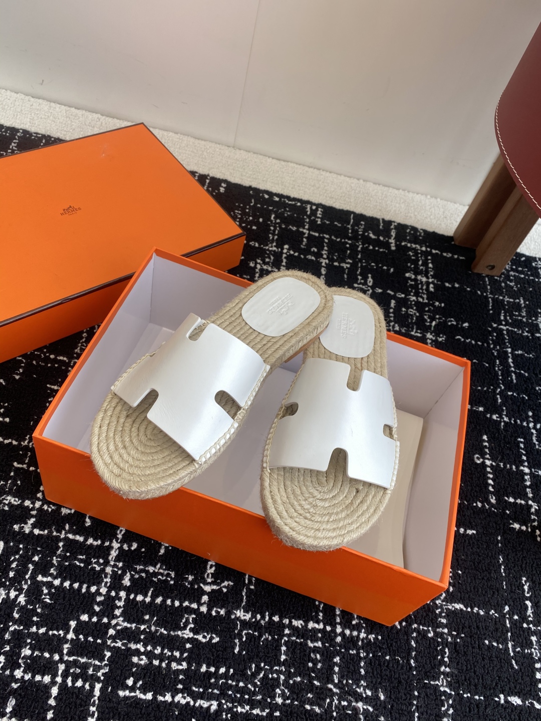 代购级
Hermes  25ss爱马仕春夏经典款  男款H拖鞋

经典H拖，每个夏天必入的款式！愿望Li