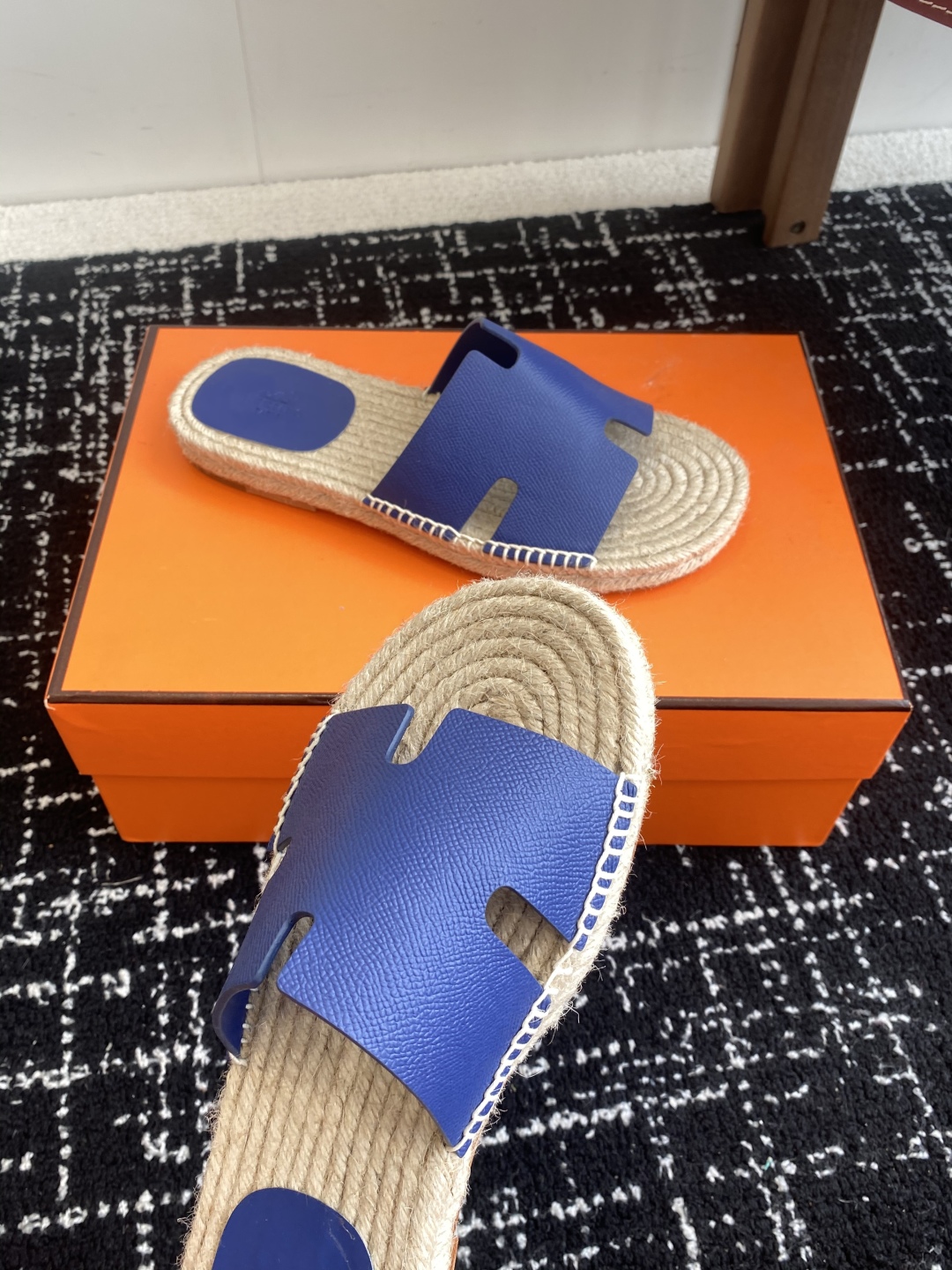 代购级
Hermes  25ss爱马仕春夏经典款  男款H拖鞋

经典H拖，每个夏天必入的款式！愿望Li