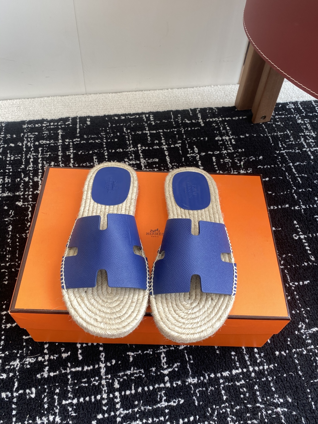代购级
Hermes  25ss爱马仕春夏经典款  男款H拖鞋

经典H拖，每个夏天必入的款式！愿望Li
