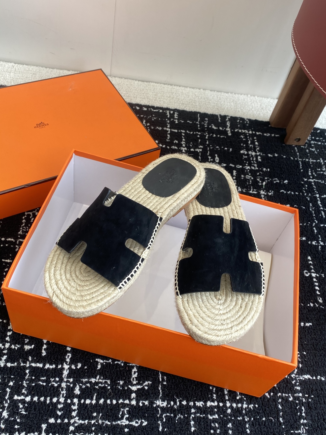 代购级
Hermes  25ss爱马仕春夏经典款  男款H拖鞋

经典H拖，每个夏天必入的款式！愿望Li