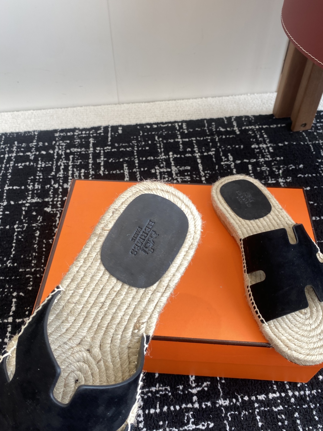 代购级
Hermes  25ss爱马仕春夏经典款  男款H拖鞋

经典H拖，每个夏天必入的款式！愿望Li