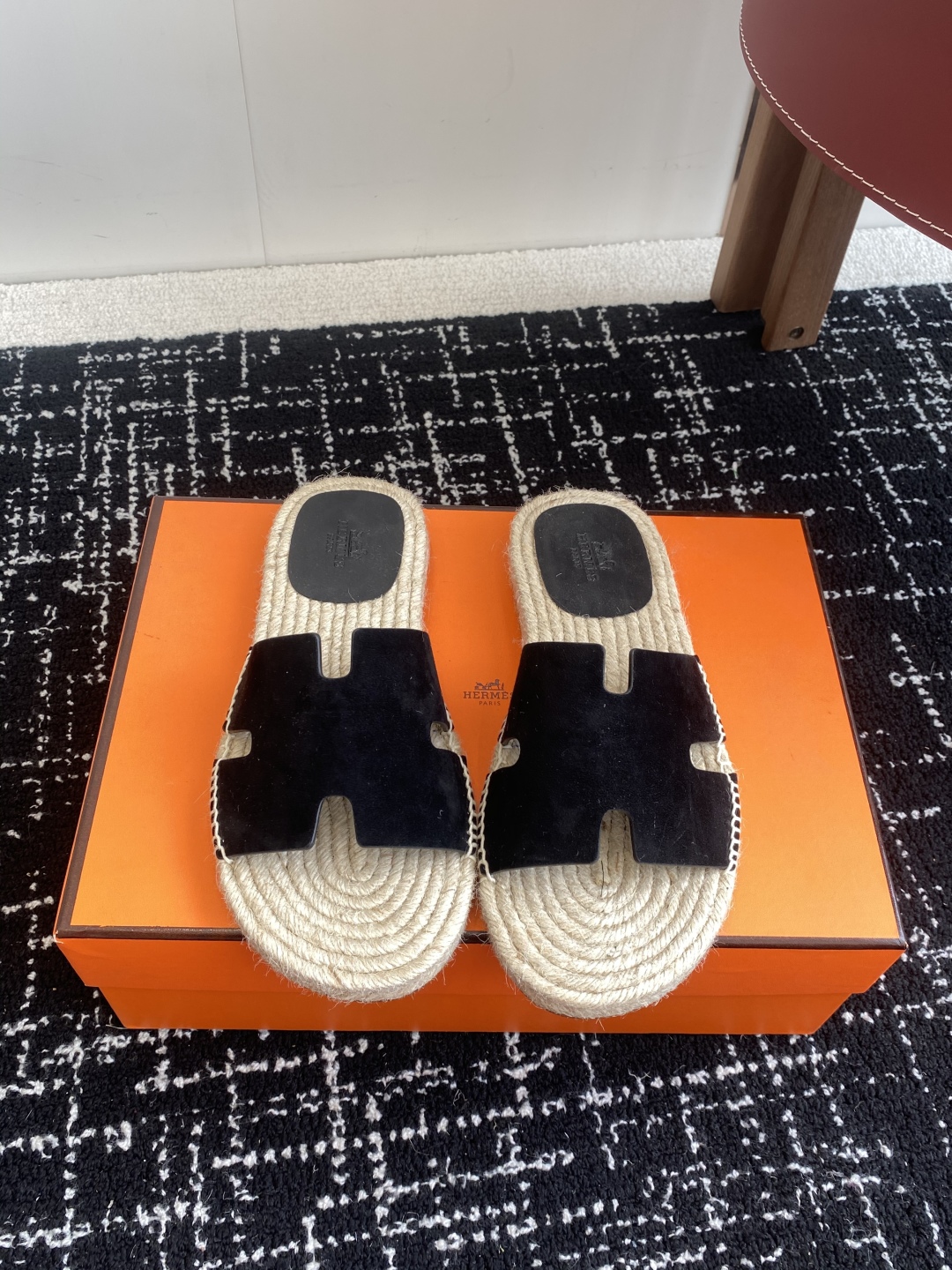 代购级
Hermes  25ss爱马仕春夏经典款  男款H拖鞋

经典H拖，每个夏天必入的款式！愿望Li