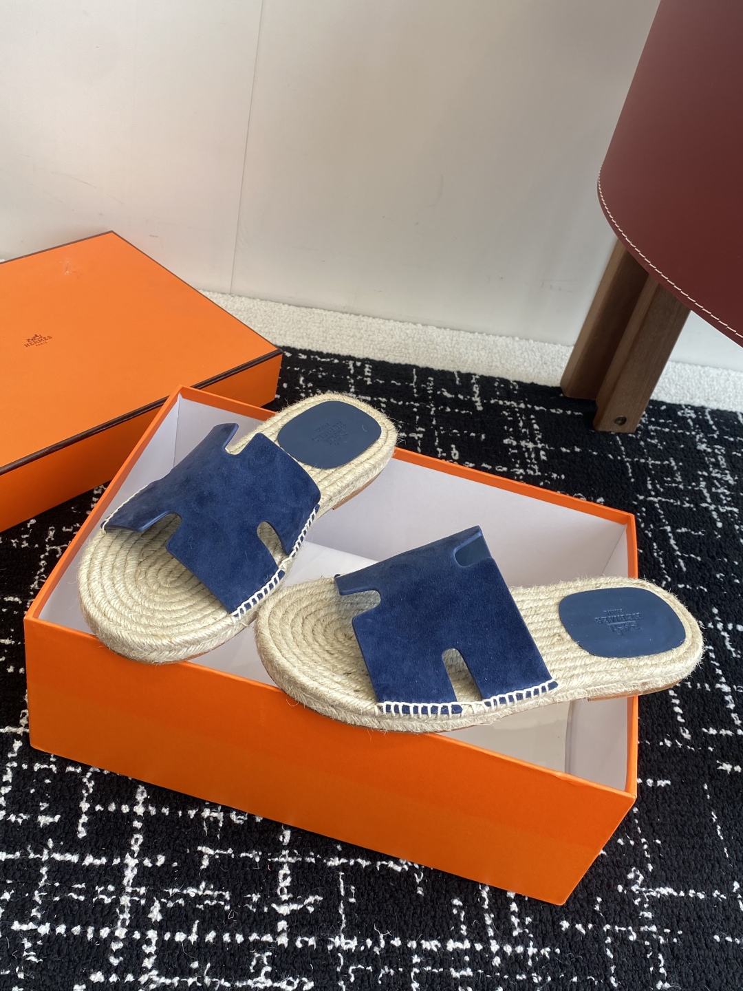 代购级
Hermes  25ss爱马仕春夏经典款  男款H拖鞋

经典H拖，每个夏天必入的款式！愿望Li
