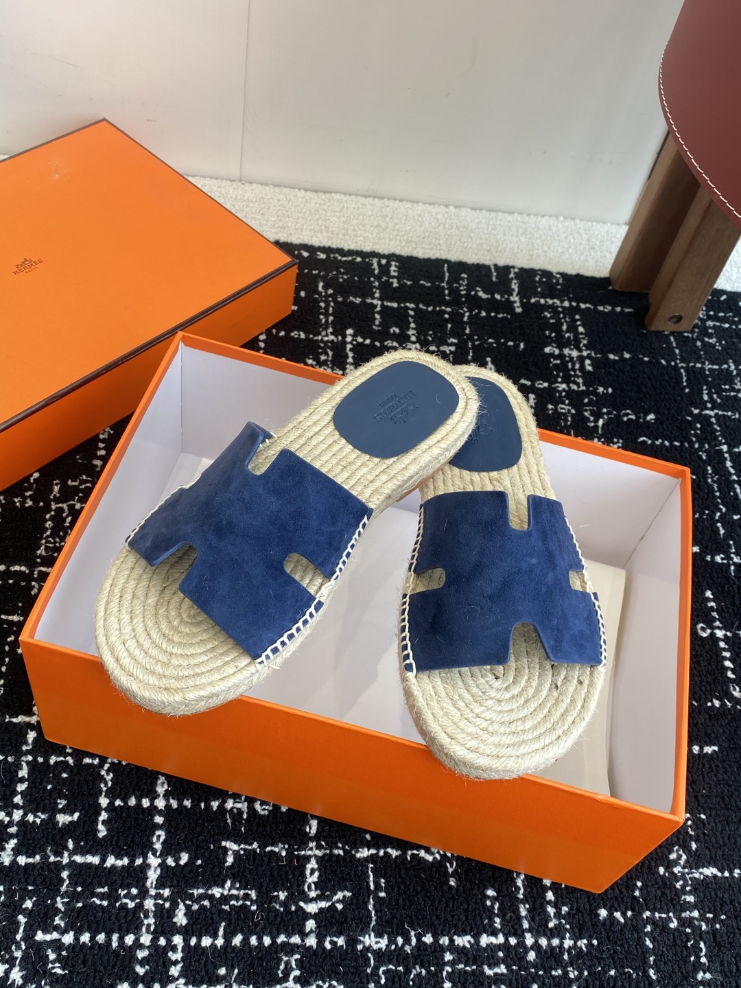 代购级
Hermes  25ss爱马仕春夏经典款  男款H拖鞋

经典H拖，每个夏天必入的款式！愿望Li