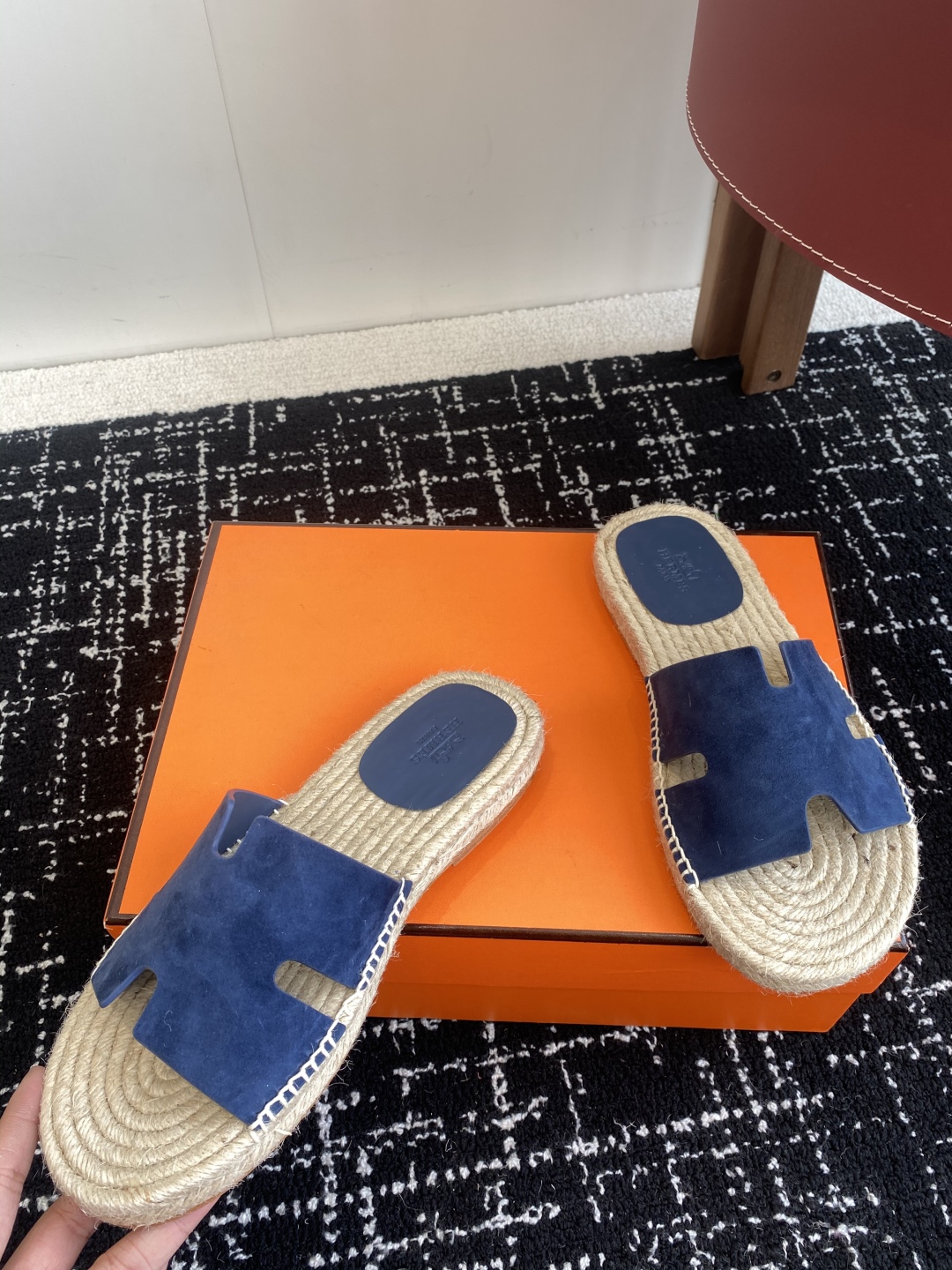 代购级
Hermes  25ss爱马仕春夏经典款  男款H拖鞋

经典H拖，每个夏天必入的款式！愿望Li