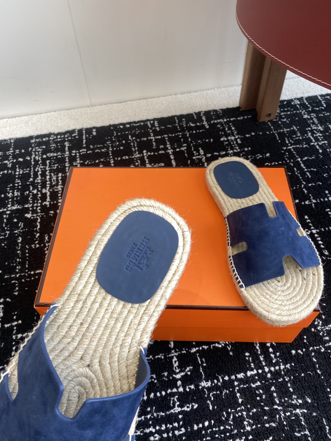 代购级
Hermes  25ss爱马仕春夏经典款  男款H拖鞋

经典H拖，每个夏天必入的款式！愿望Li