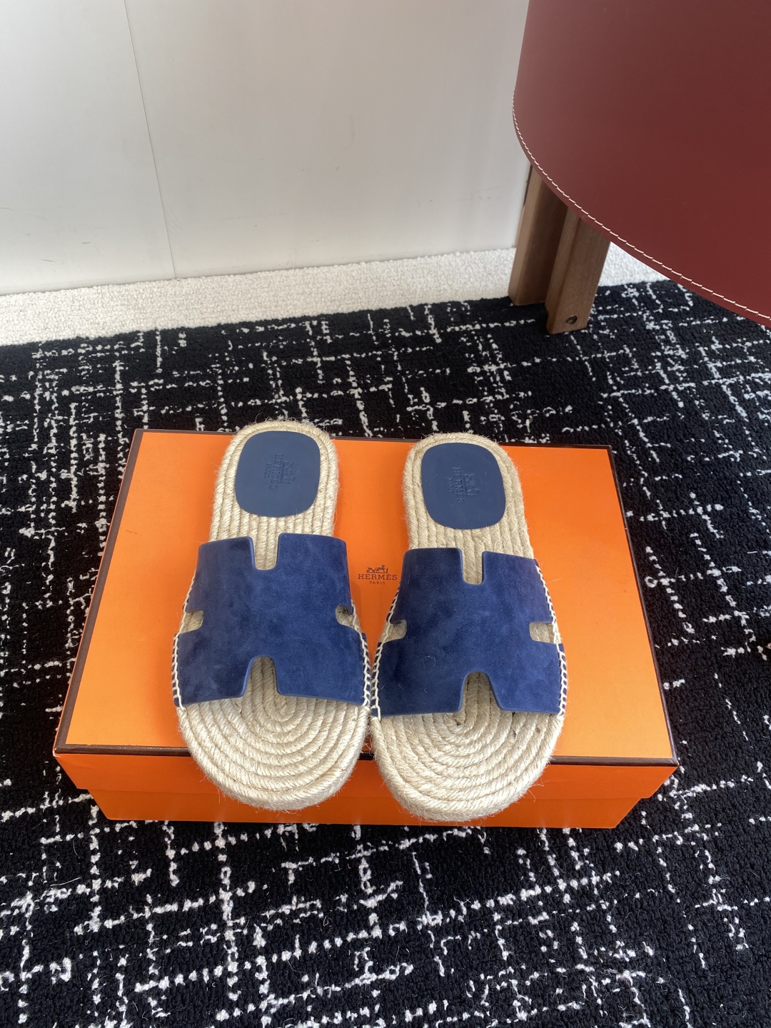 代购级
Hermes  25ss爱马仕春夏经典款  男款H拖鞋

经典H拖，每个夏天必入的款式！愿望Li