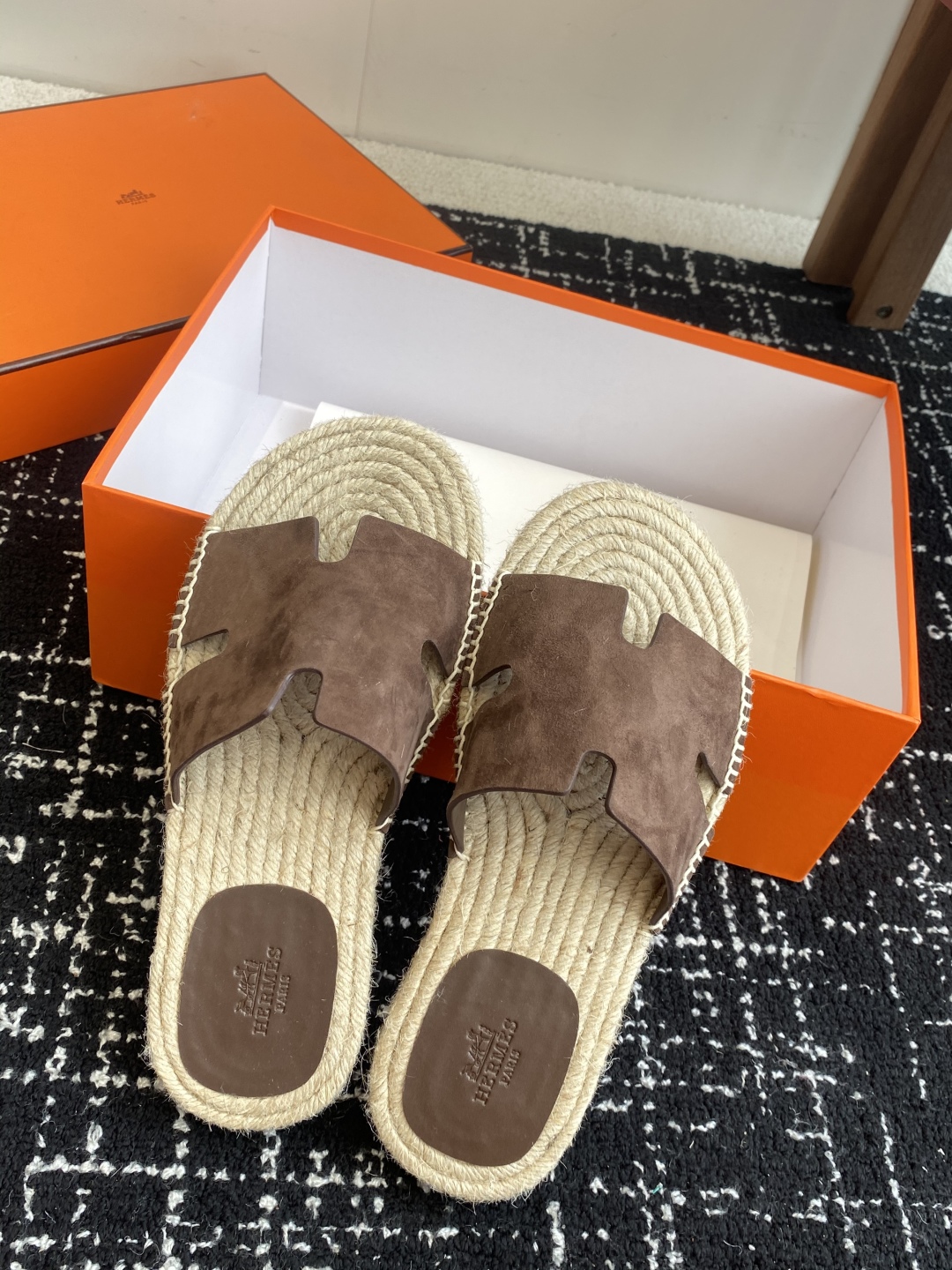 代购级
Hermes  25ss爱马仕春夏经典款  男款H拖鞋

经典H拖，每个夏天必入的款式！愿望Li