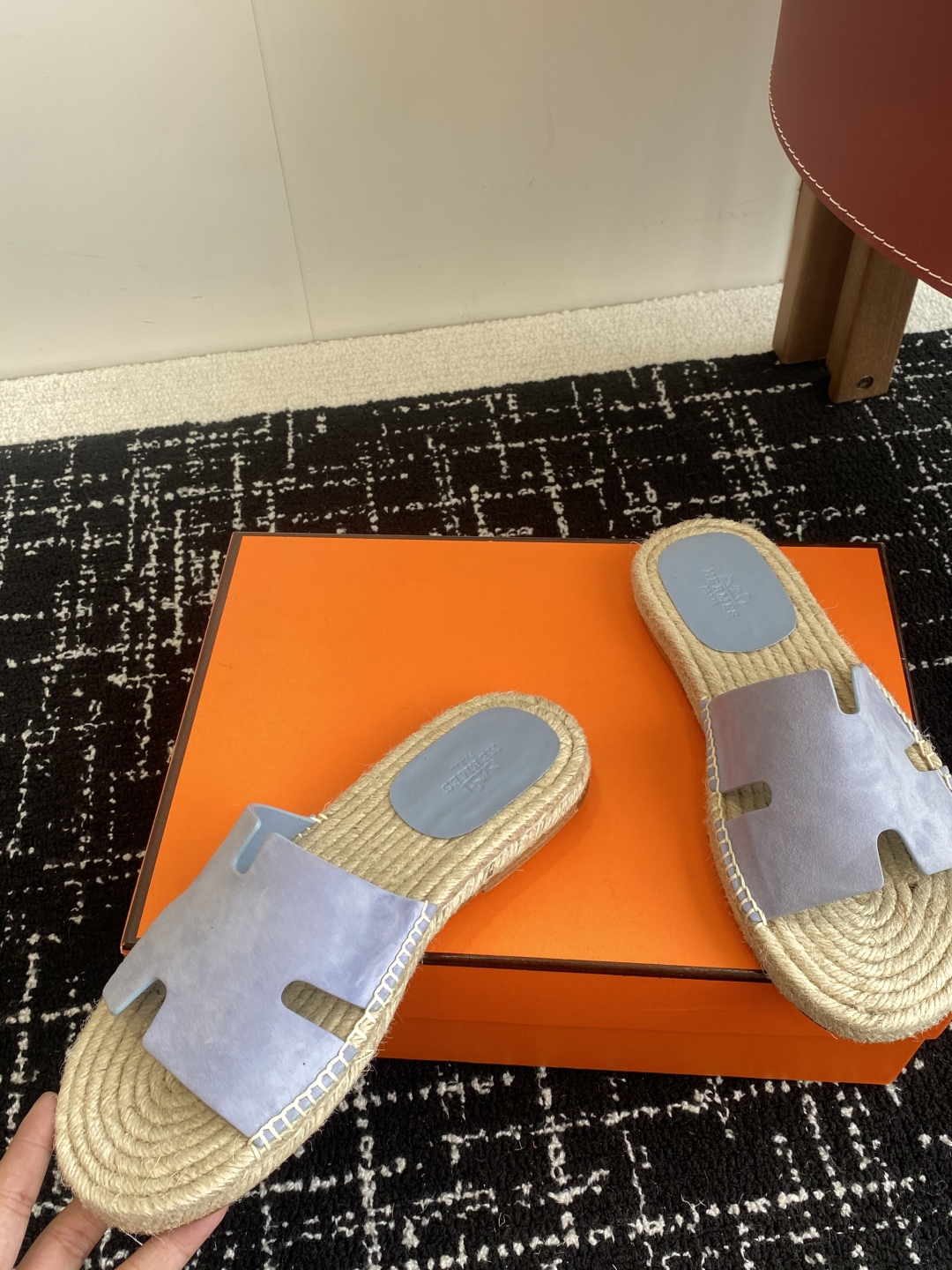 代购级
Hermes  25ss爱马仕春夏经典款  男款H拖鞋

经典H拖，每个夏天必入的款式！愿望Li