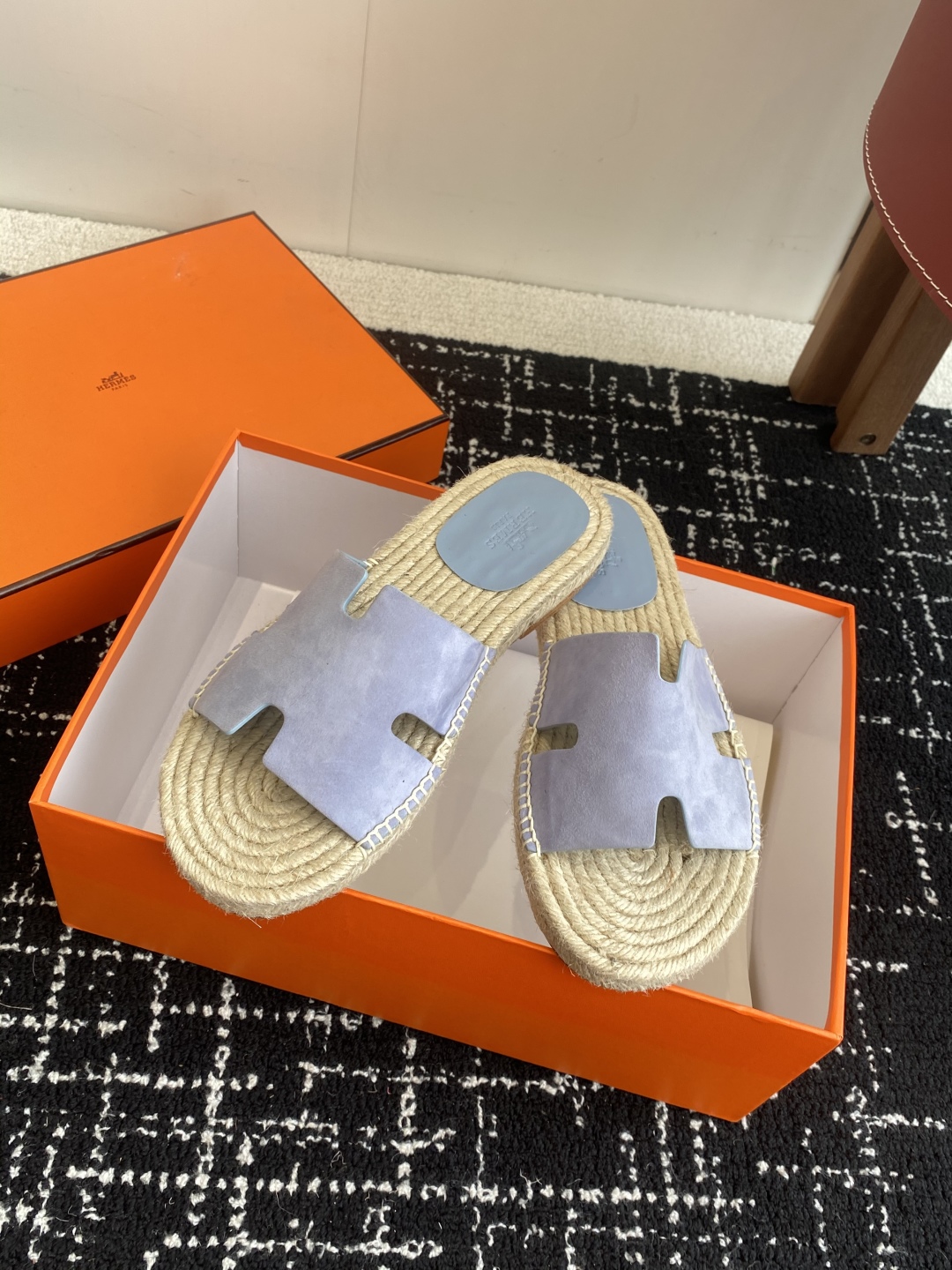 代购级
Hermes  25ss爱马仕春夏经典款  男款H拖鞋

经典H拖，每个夏天必入的款式！愿望Li