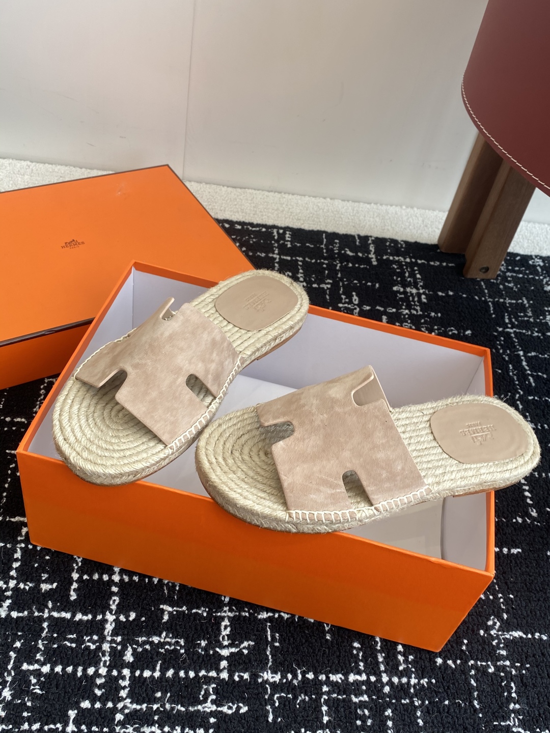代购级
Hermes  25ss爱马仕春夏经典款  男款H拖鞋

经典H拖，每个夏天必入的款式！愿望Li