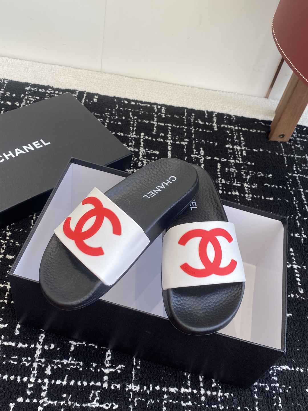 代购级
CHANEL 25ss 春夏沙滩拖鞋 系列 香奈儿 国内国外专柜断货王，找遍国内专柜心心念念终于