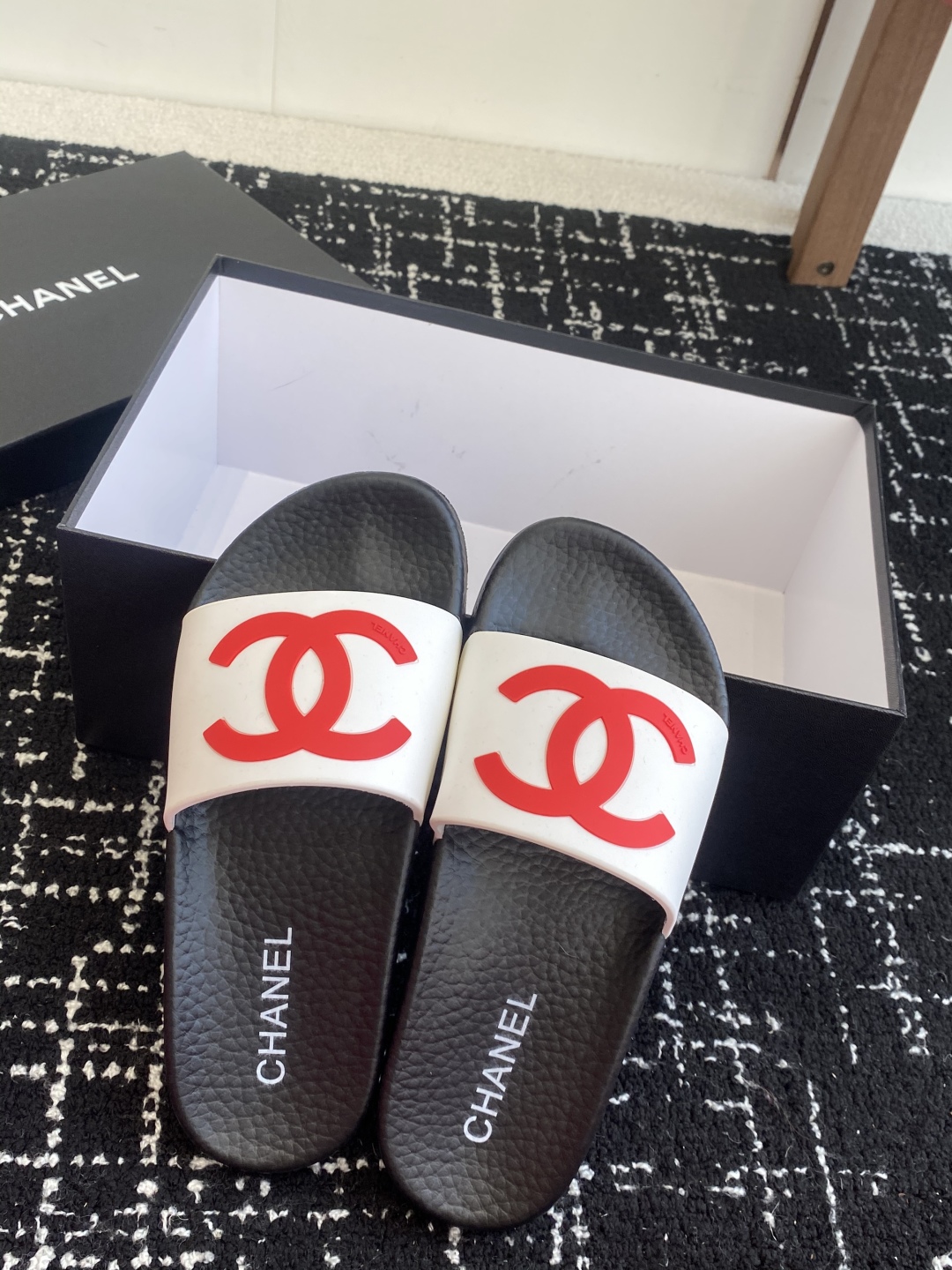 代购级
CHANEL 25ss 春夏沙滩拖鞋 系列 香奈儿 国内国外专柜断货王，找遍国内专柜心心念念终于