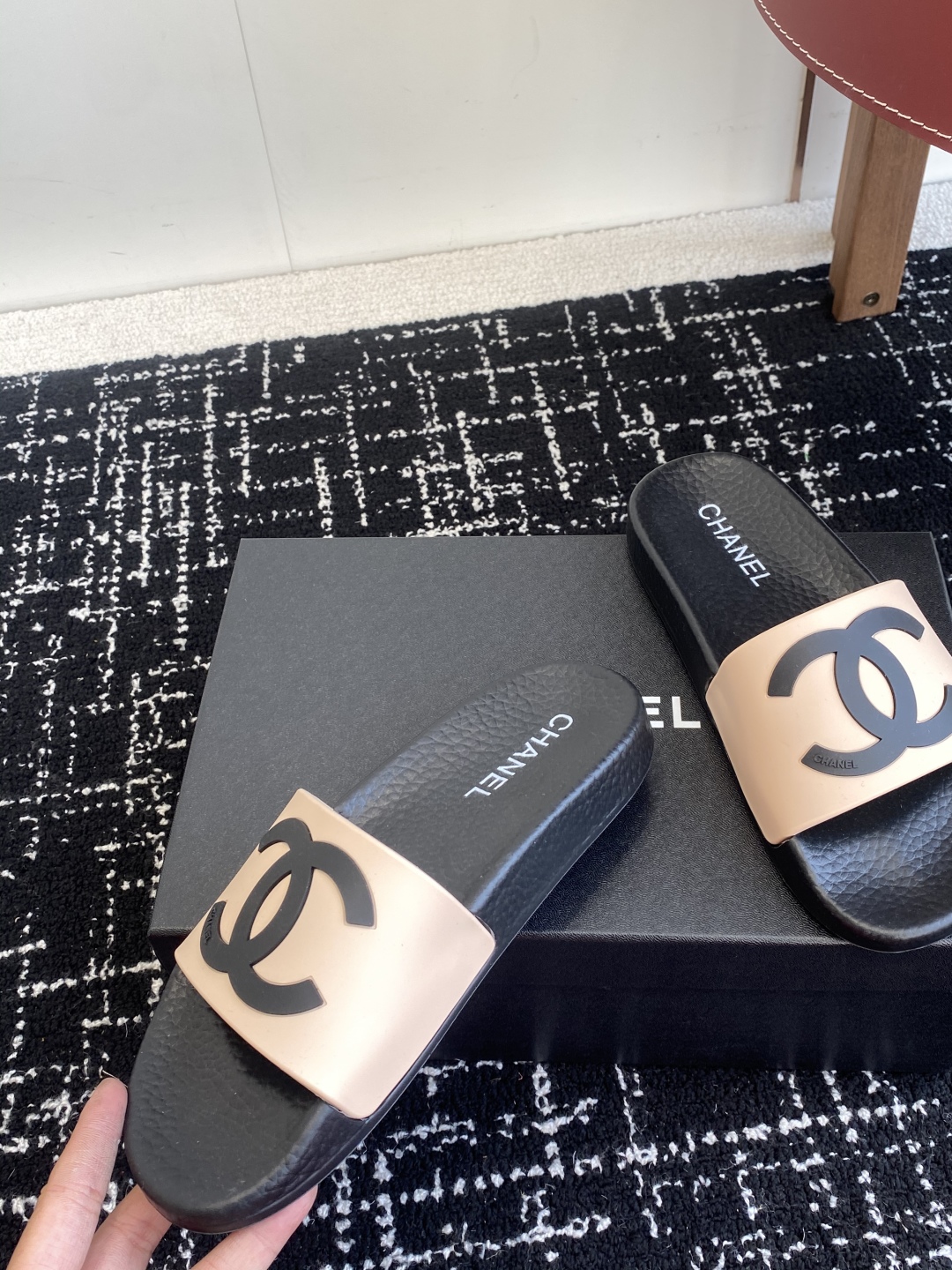 代购级
CHANEL 25ss 春夏沙滩拖鞋 系列 香奈儿 国内国外专柜断货王，找遍国内专柜心心念念终于