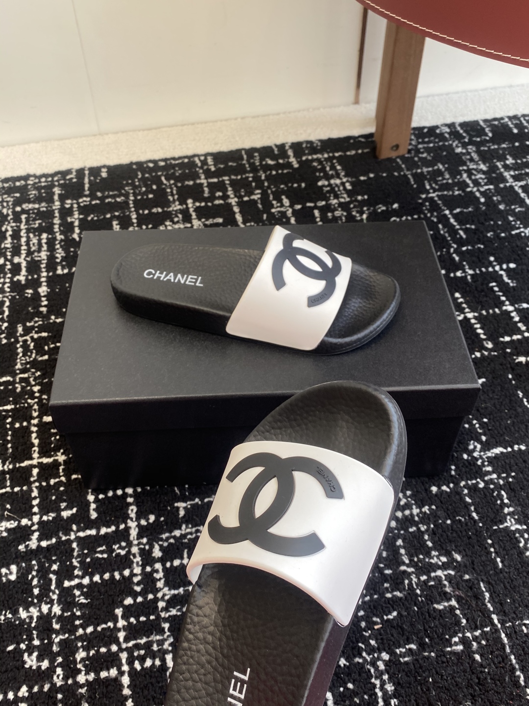 代购级
CHANEL 25ss 春夏沙滩拖鞋 系列 香奈儿 国内国外专柜断货王，找遍国内专柜心心念念终于