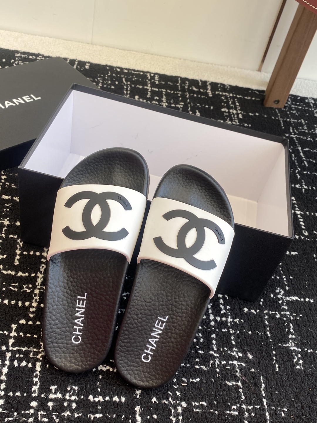 代购级
CHANEL 25ss 春夏沙滩拖鞋 系列 香奈儿 国内国外专柜断货王，找遍国内专柜心心念念终于