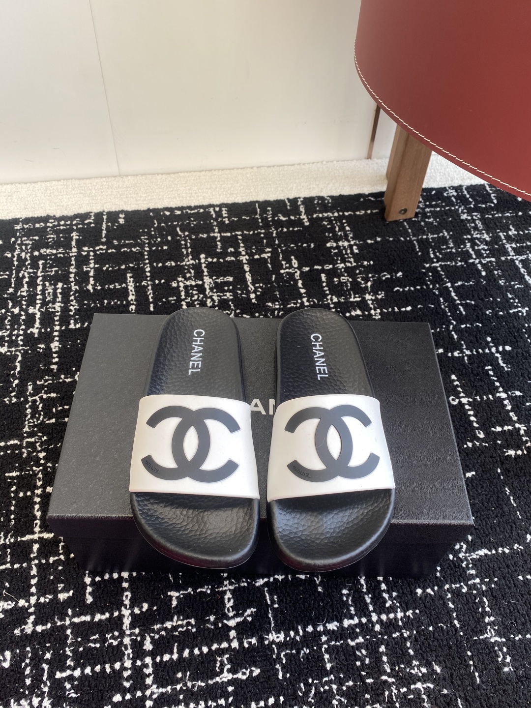 代购级
CHANEL 25ss 春夏沙滩拖鞋 系列 香奈儿 国内国外专柜断货王，找遍国内专柜心心念念终于