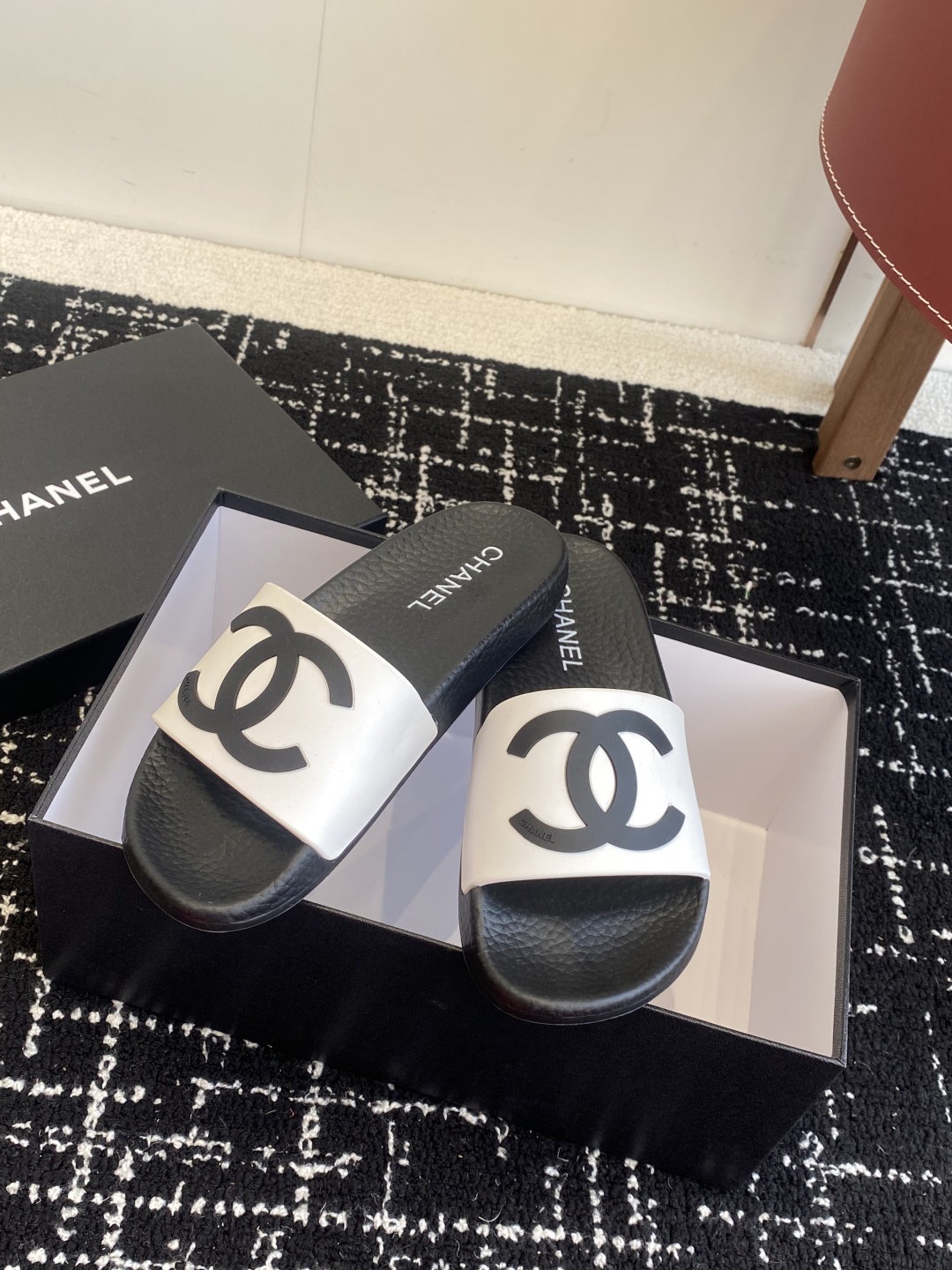 代购级
CHANEL 25ss 春夏沙滩拖鞋 系列 香奈儿 国内国外专柜断货王，找遍国内专柜心心念念终于