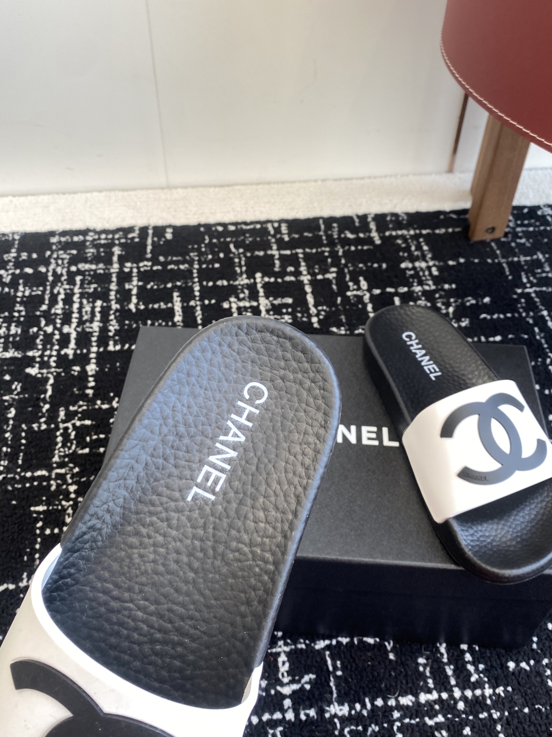 代购级
CHANEL 25ss 春夏沙滩拖鞋 系列 香奈儿 国内国外专柜断货王，找遍国内专柜心心念念终于