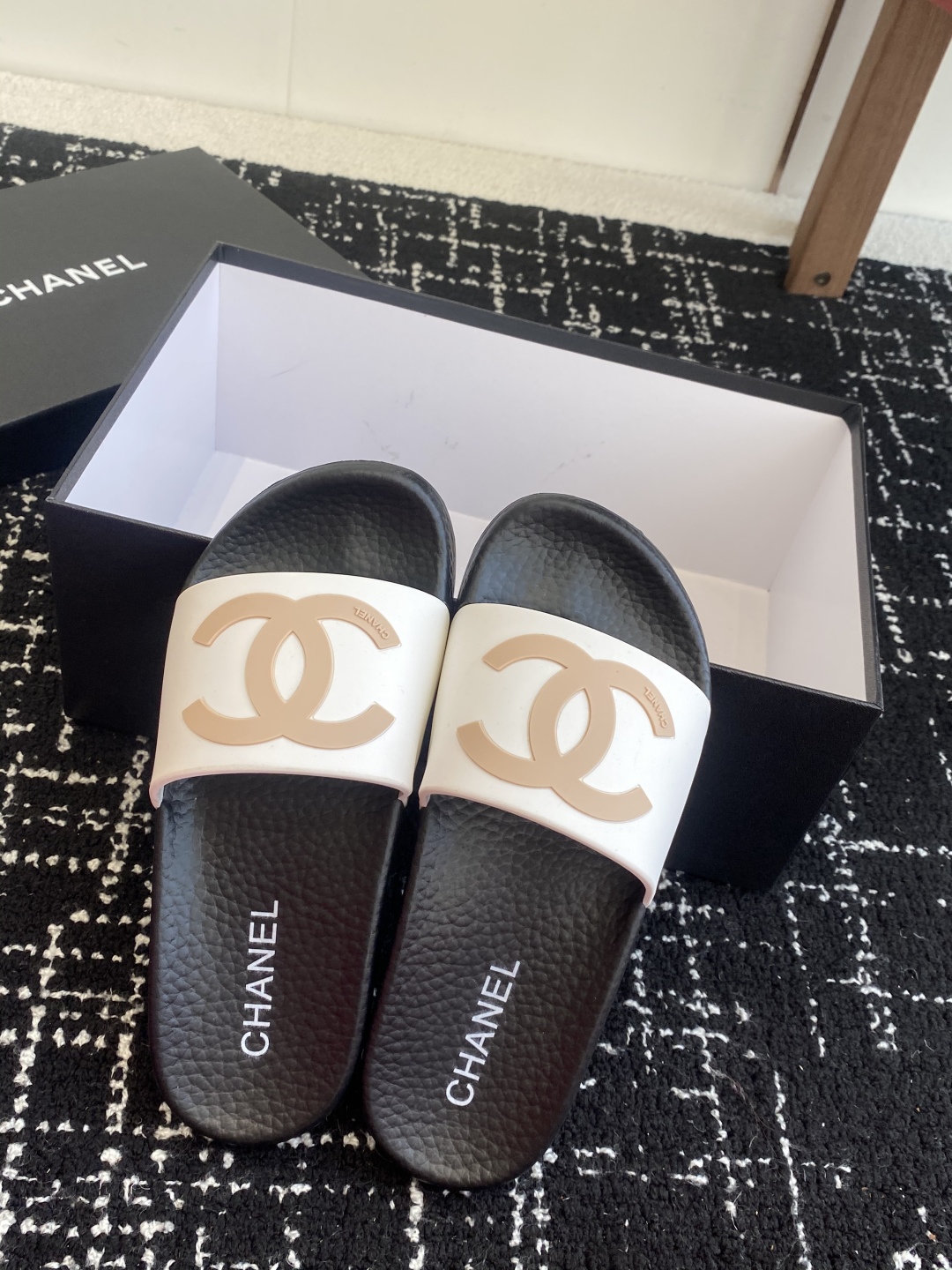 代购级
CHANEL 25ss 春夏沙滩拖鞋 系列 香奈儿 国内国外专柜断货王，找遍国内专柜心心念念终于