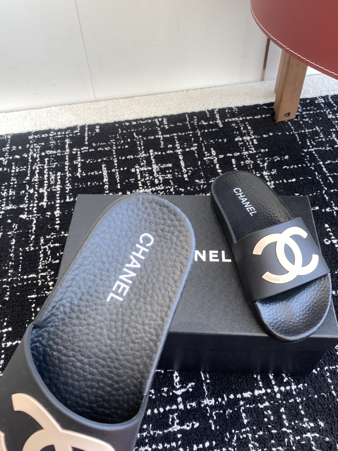 代购级
CHANEL 25ss 春夏沙滩拖鞋 系列 香奈儿 国内国外专柜断货王，找遍国内专柜心心念念终于