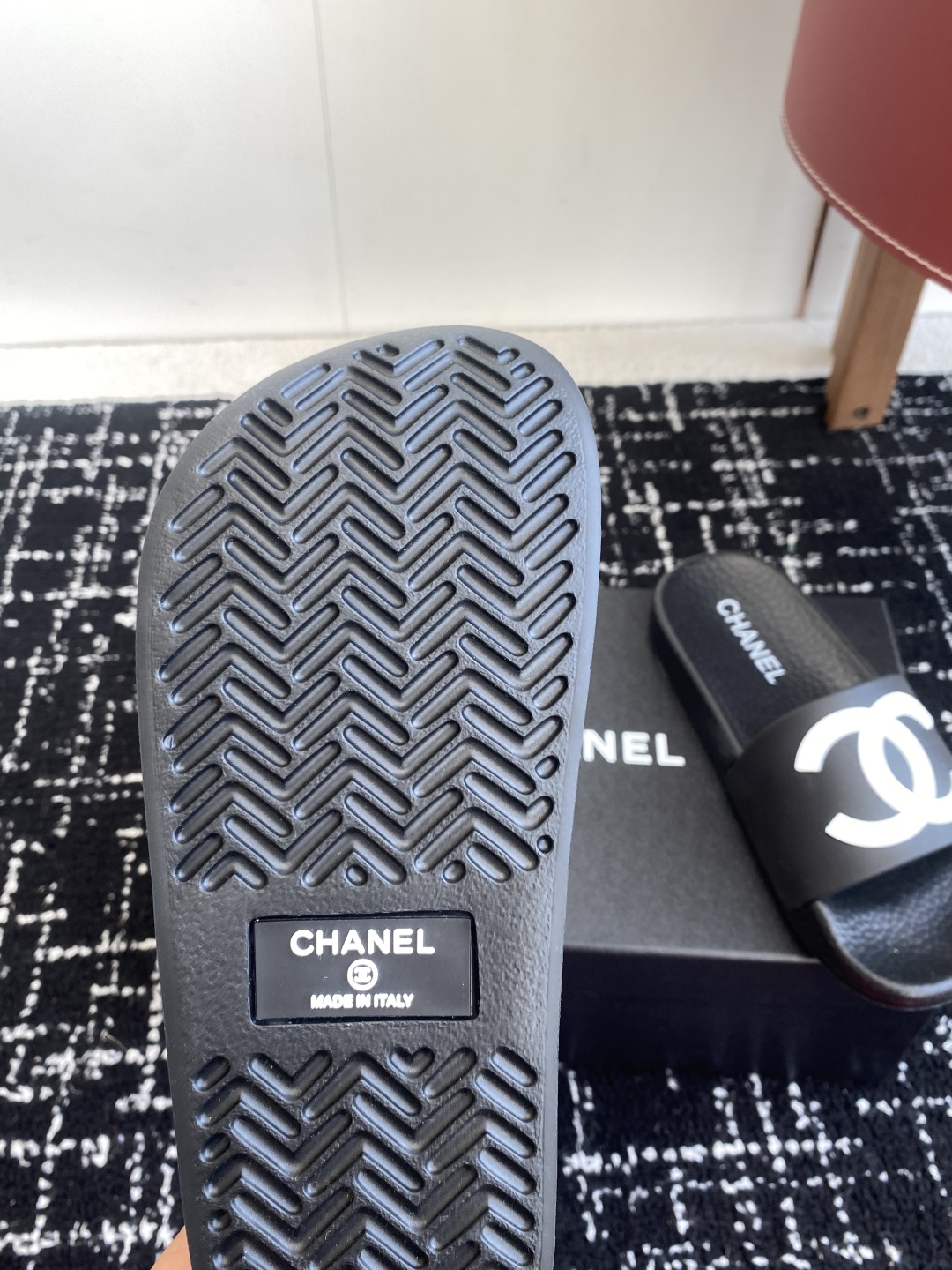 代购级
CHANEL 25ss 春夏沙滩拖鞋 系列 香奈儿 国内国外专柜断货王，找遍国内专柜心心念念终于