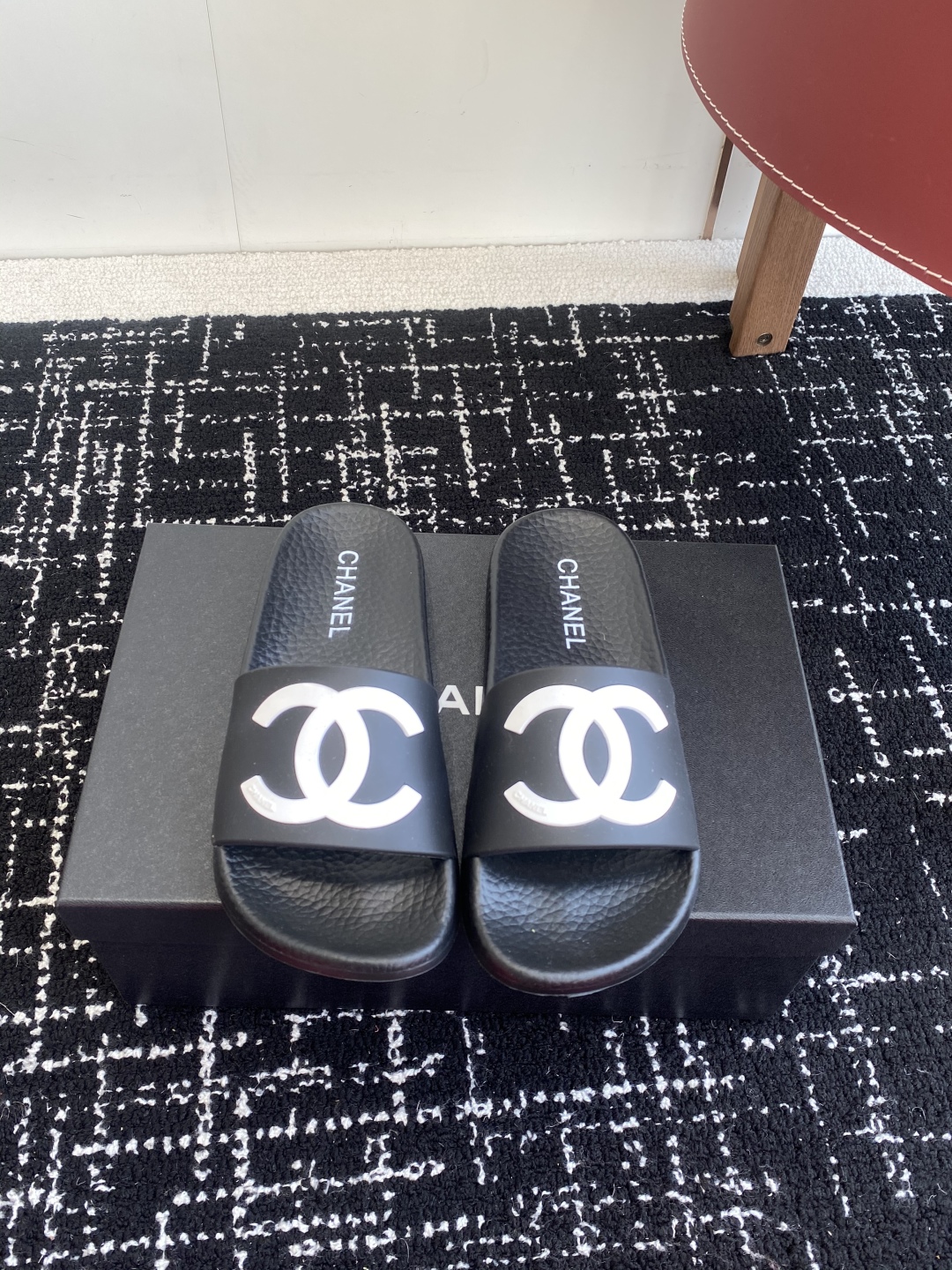 代购级
CHANEL 25ss 春夏沙滩拖鞋 系列 香奈儿 国内国外专柜断货王，找遍国内专柜心心念念终于