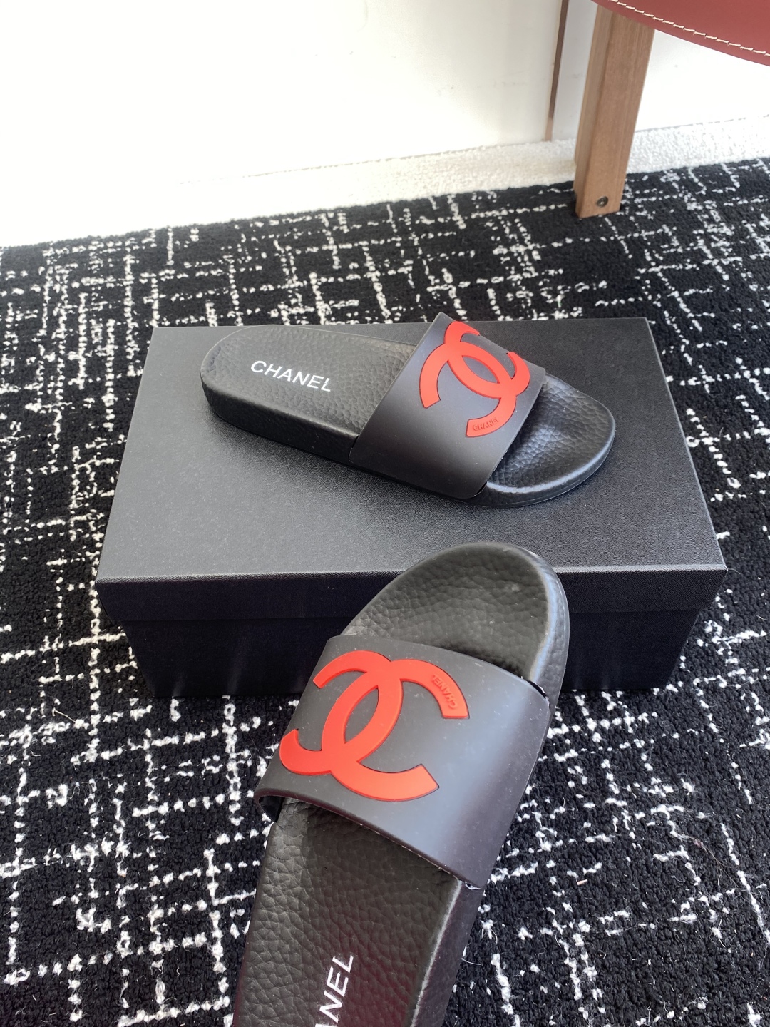 代购级
CHANEL 25ss 春夏沙滩拖鞋 系列 香奈儿 国内国外专柜断货王，找遍国内专柜心心念念终于
