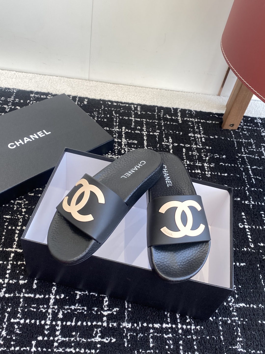 代购级
CHANEL 25ss 春夏沙滩拖鞋 系列 香奈儿 国内国外专柜断货王，找遍国内专柜心心念念终于