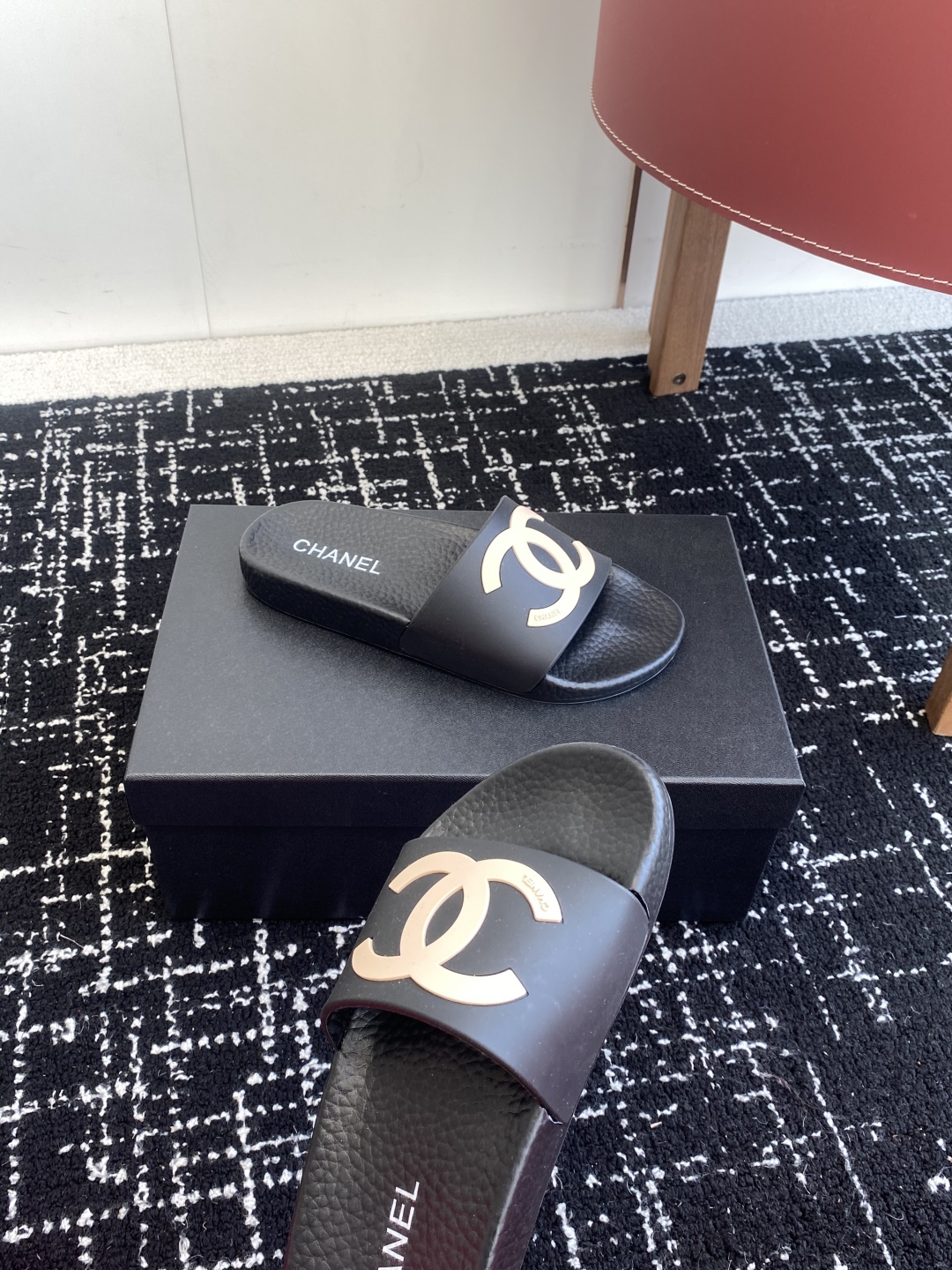代购级
CHANEL 25ss 春夏沙滩拖鞋 系列 香奈儿 国内国外专柜断货王，找遍国内专柜心心念念终于