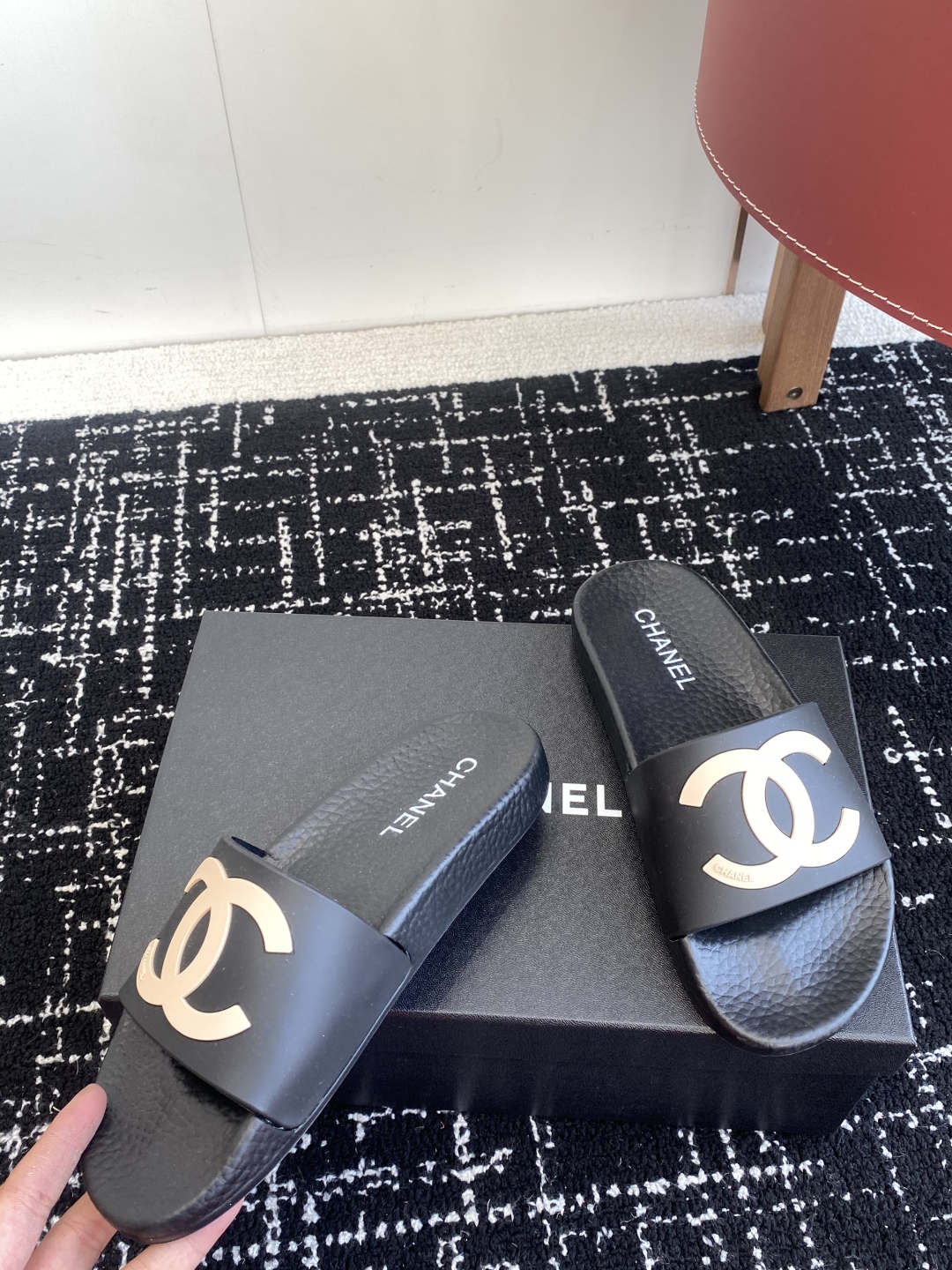 代购级
CHANEL 25ss 春夏沙滩拖鞋 系列 香奈儿 国内国外专柜断货王，找遍国内专柜心心念念终于