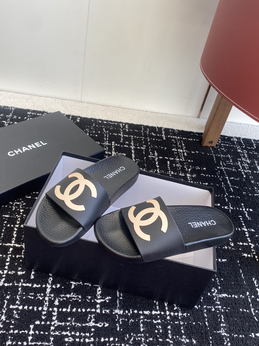 代购级
CHANEL 25ss 春夏沙滩拖鞋 系列 香奈儿 国内国外专柜断货王，找遍国内专柜心心念念终于