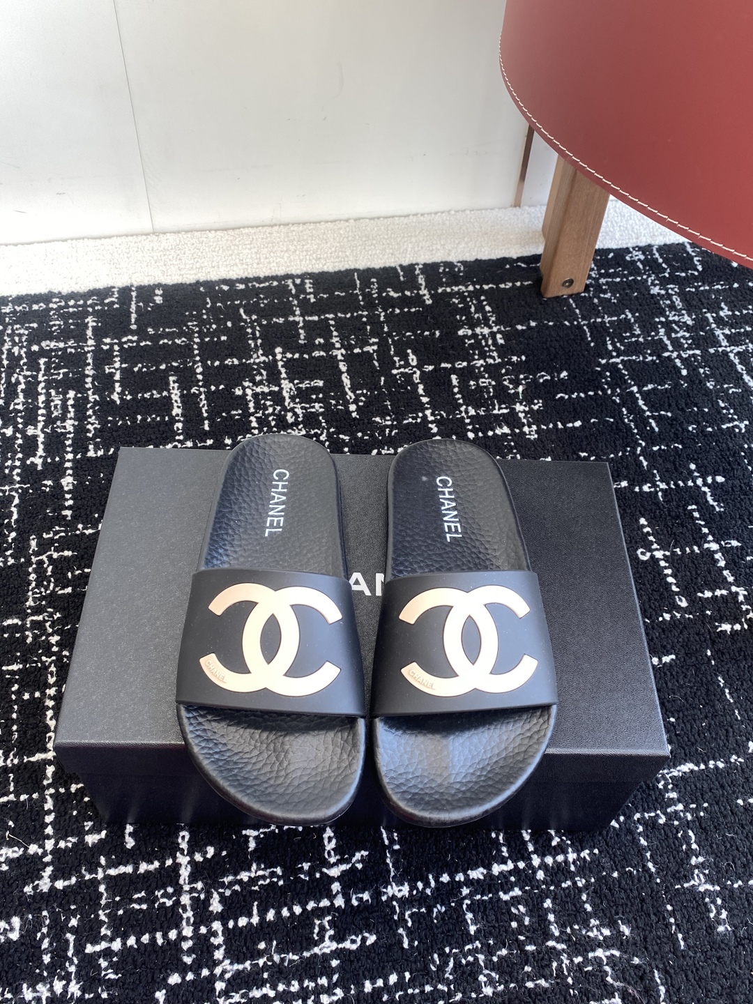 代购级
CHANEL 25ss 春夏沙滩拖鞋 系列 香奈儿 国内国外专柜断货王，找遍国内专柜心心念念终于