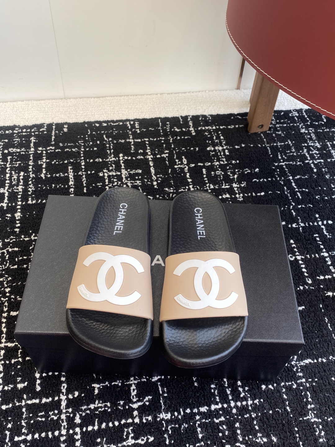 代购级
CHANEL 25ss 春夏沙滩拖鞋 系列 香奈儿 国内国外专柜断货王，找遍国内专柜心心念念终于