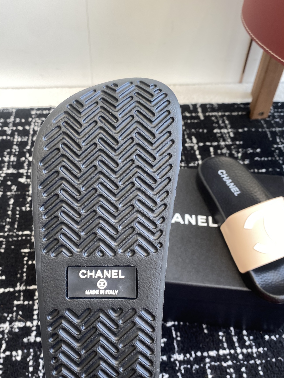 代购级
CHANEL 25ss 春夏沙滩拖鞋 系列 香奈儿 国内国外专柜断货王，找遍国内专柜心心念念终于
