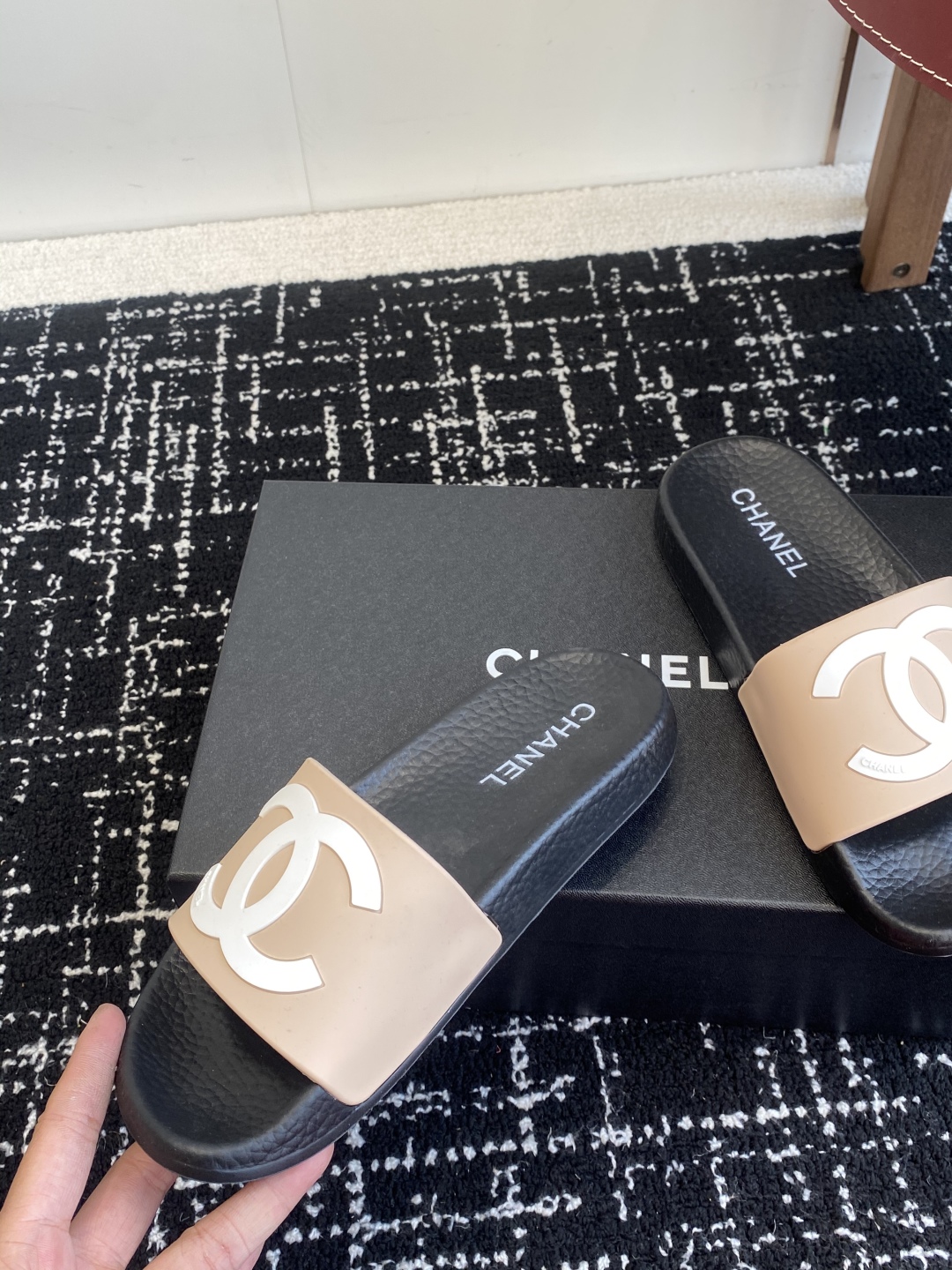代购级
CHANEL 25ss 春夏沙滩拖鞋 系列 香奈儿 国内国外专柜断货王，找遍国内专柜心心念念终于