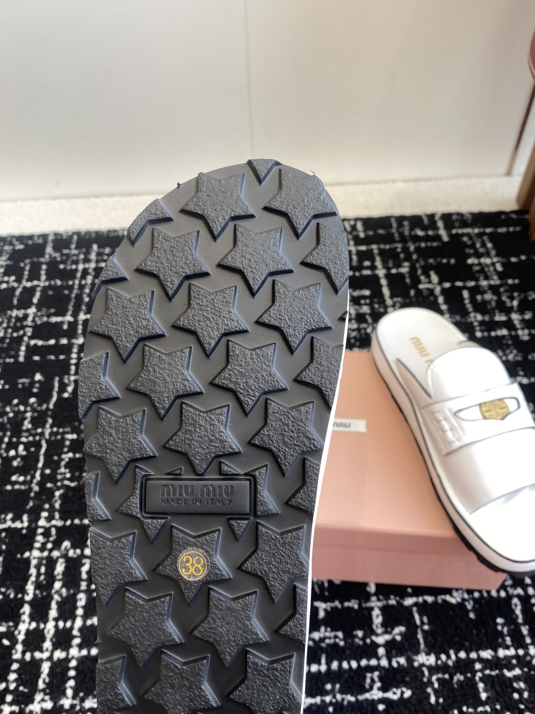 代购级
Miu Miu 25ss 春夏新款 金币沙滩拖鞋

现在的miu怎么也香里香气的了，但是miu家
