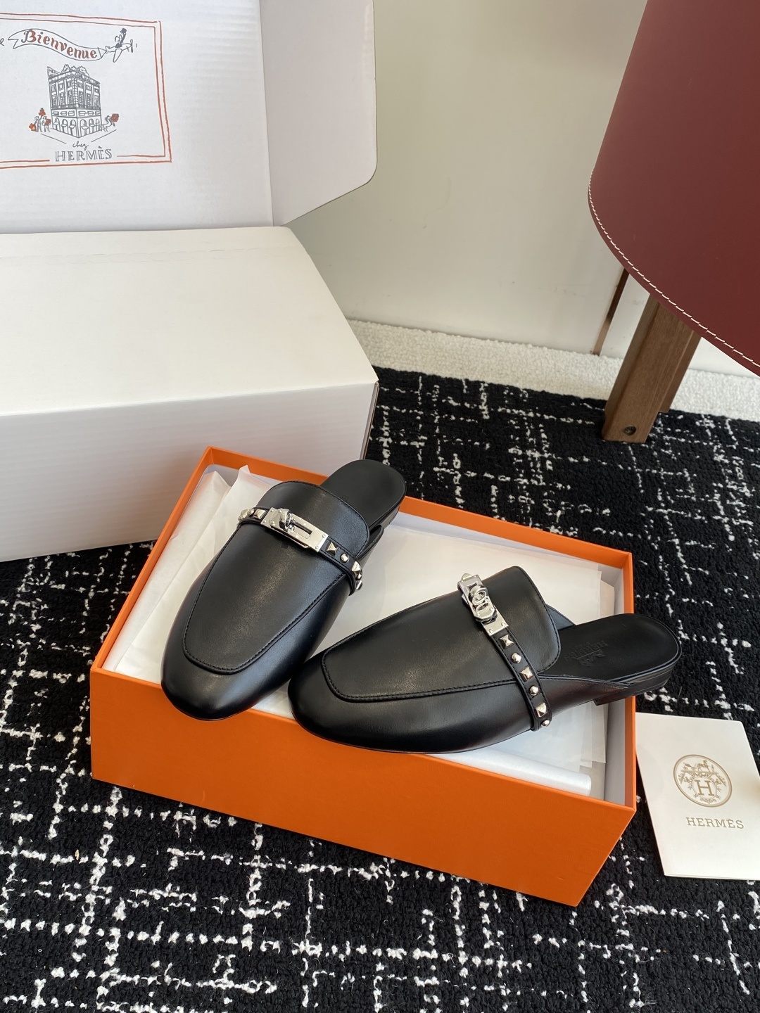 代购级(⚠️✈️飞机盒包装)
Hermes 爱马仕半拖 钮钉款 Kelly 毋庸置疑是奢侈品中的翘楚