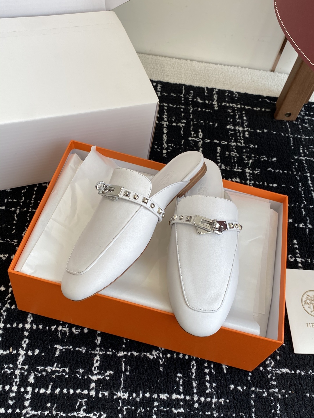 代购级(⚠️✈️飞机盒包装)
Hermes 爱马仕半拖 钮钉款 Kelly 毋庸置疑是奢侈品中的翘楚